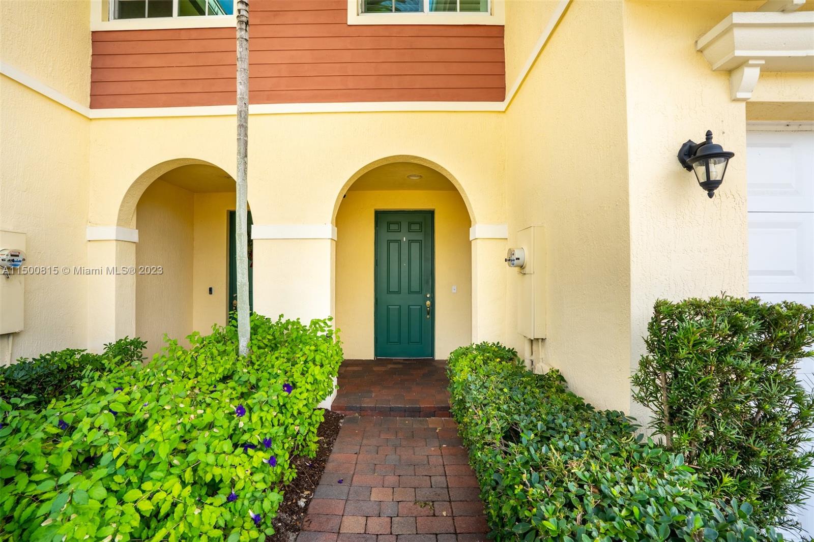 4652 Horseshoe Cir Unit: :