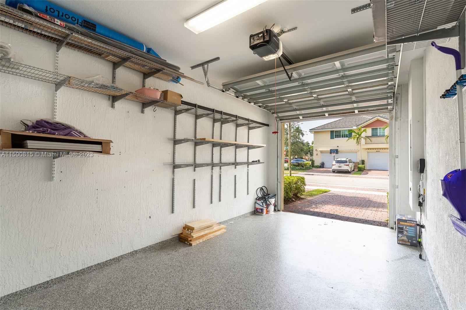 4652 Horseshoe Cir Unit: :