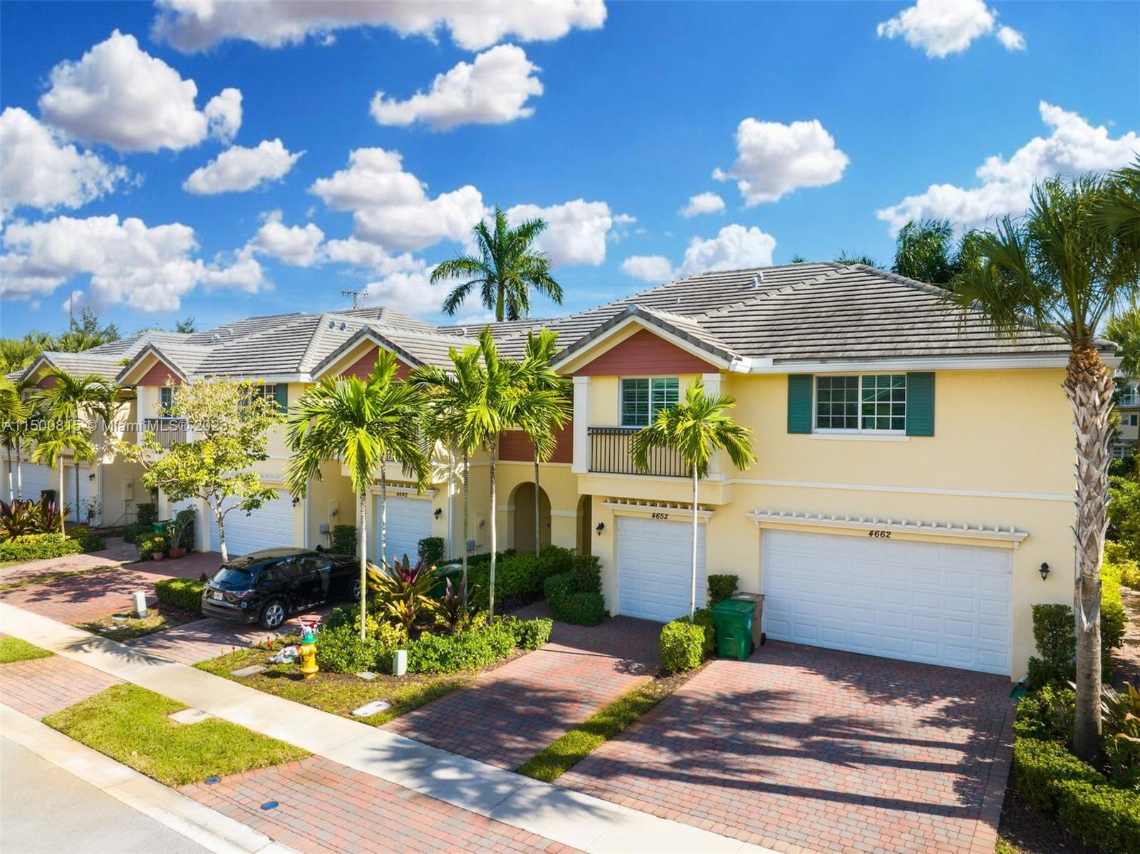 4652 Horseshoe Cir Unit: :