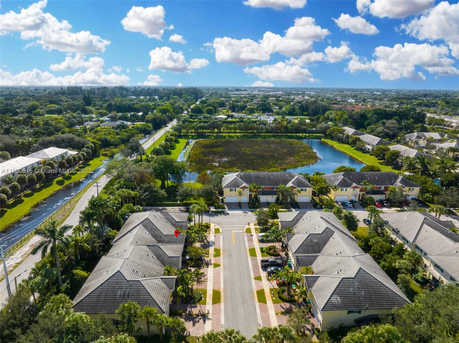 4652 Horseshoe Cir Unit: :
