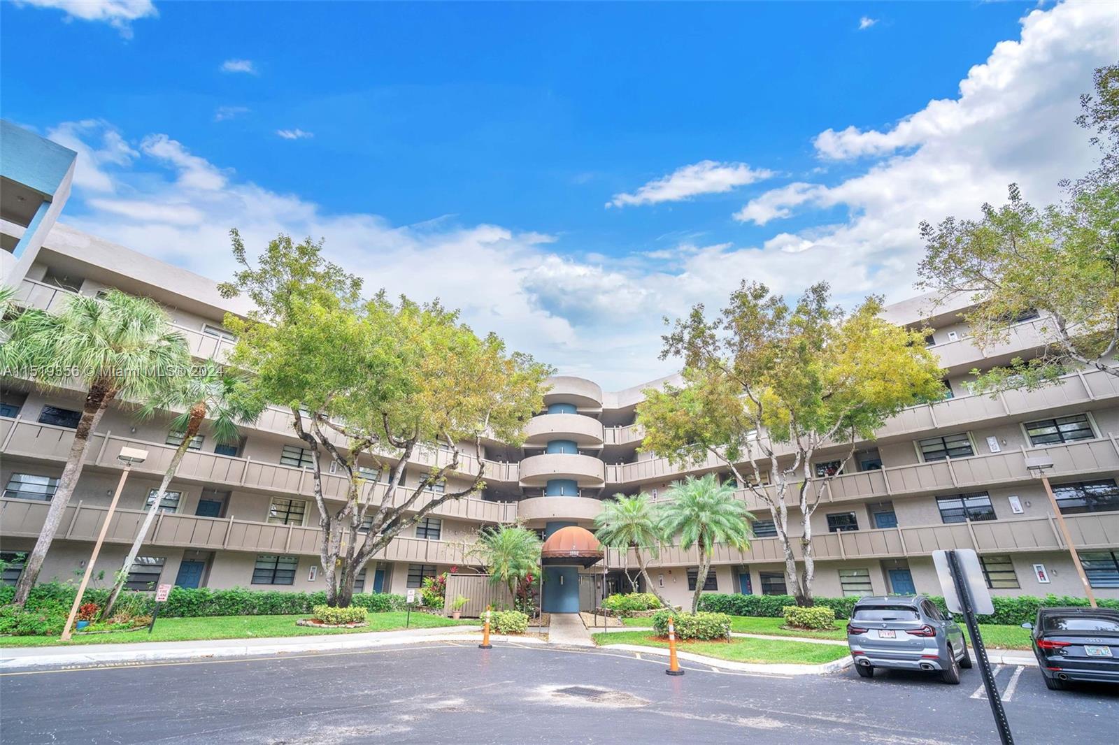 1000 Colony Point Cir Unit: 414