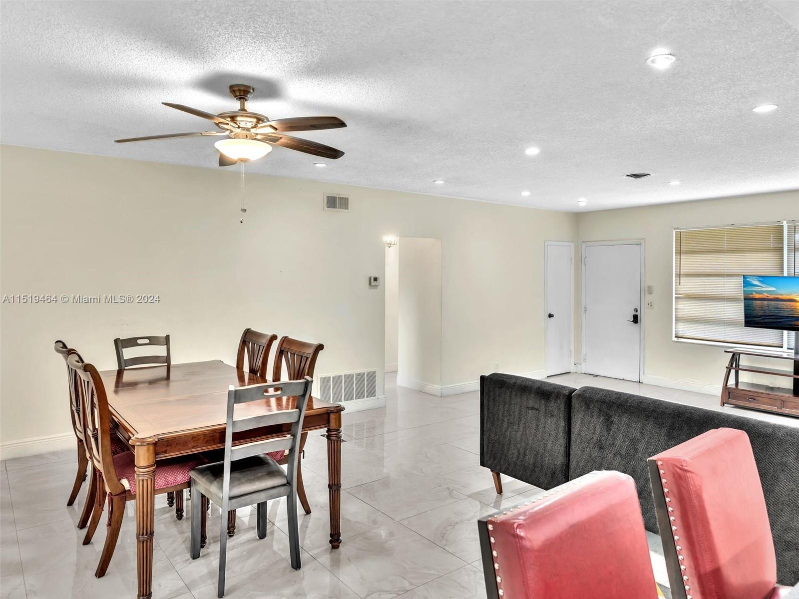636 SW 4th Ct Unit: 636