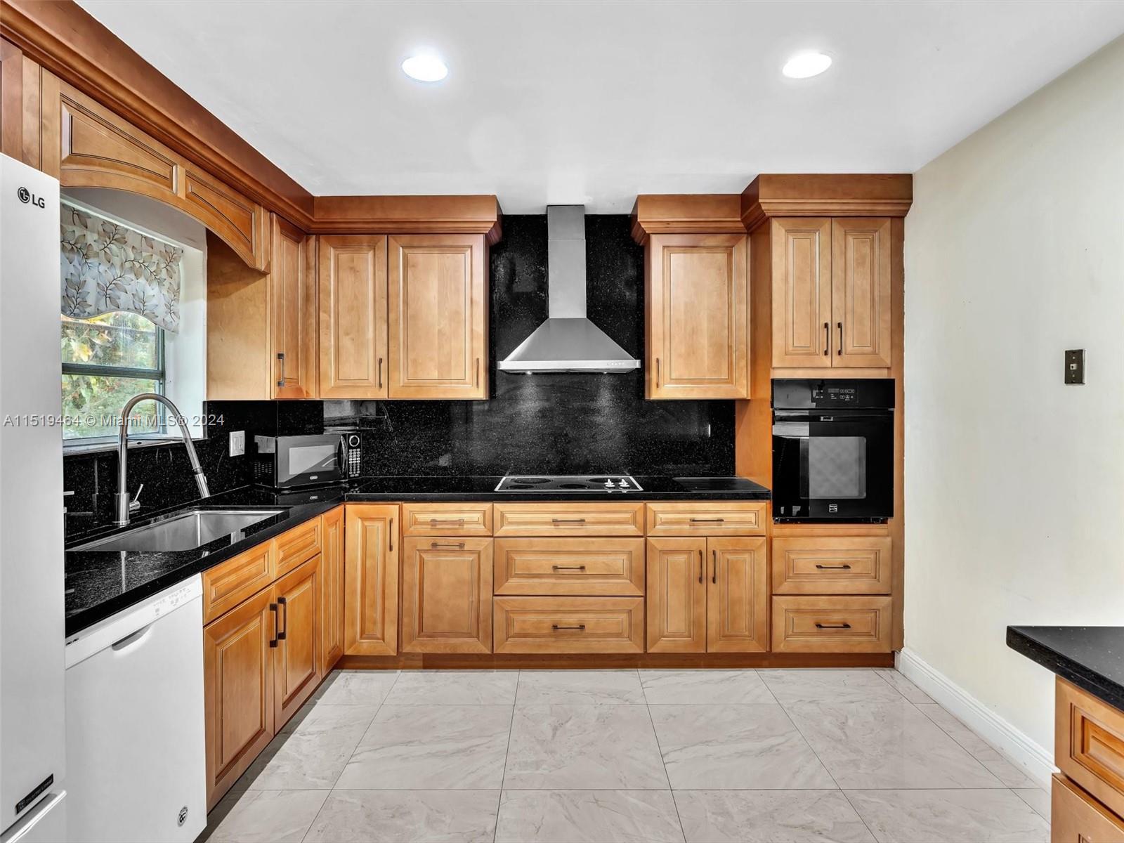 636 SW 4th Ct Unit: 636
