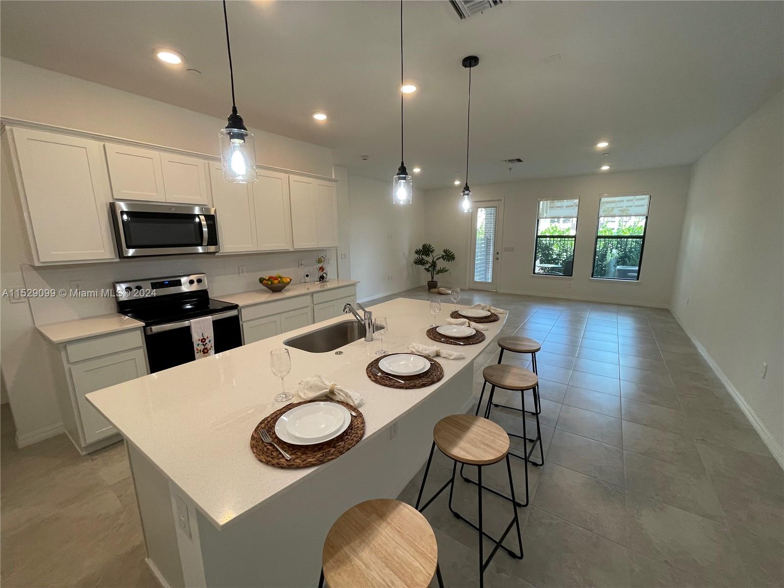 8366 NW 7th Ct