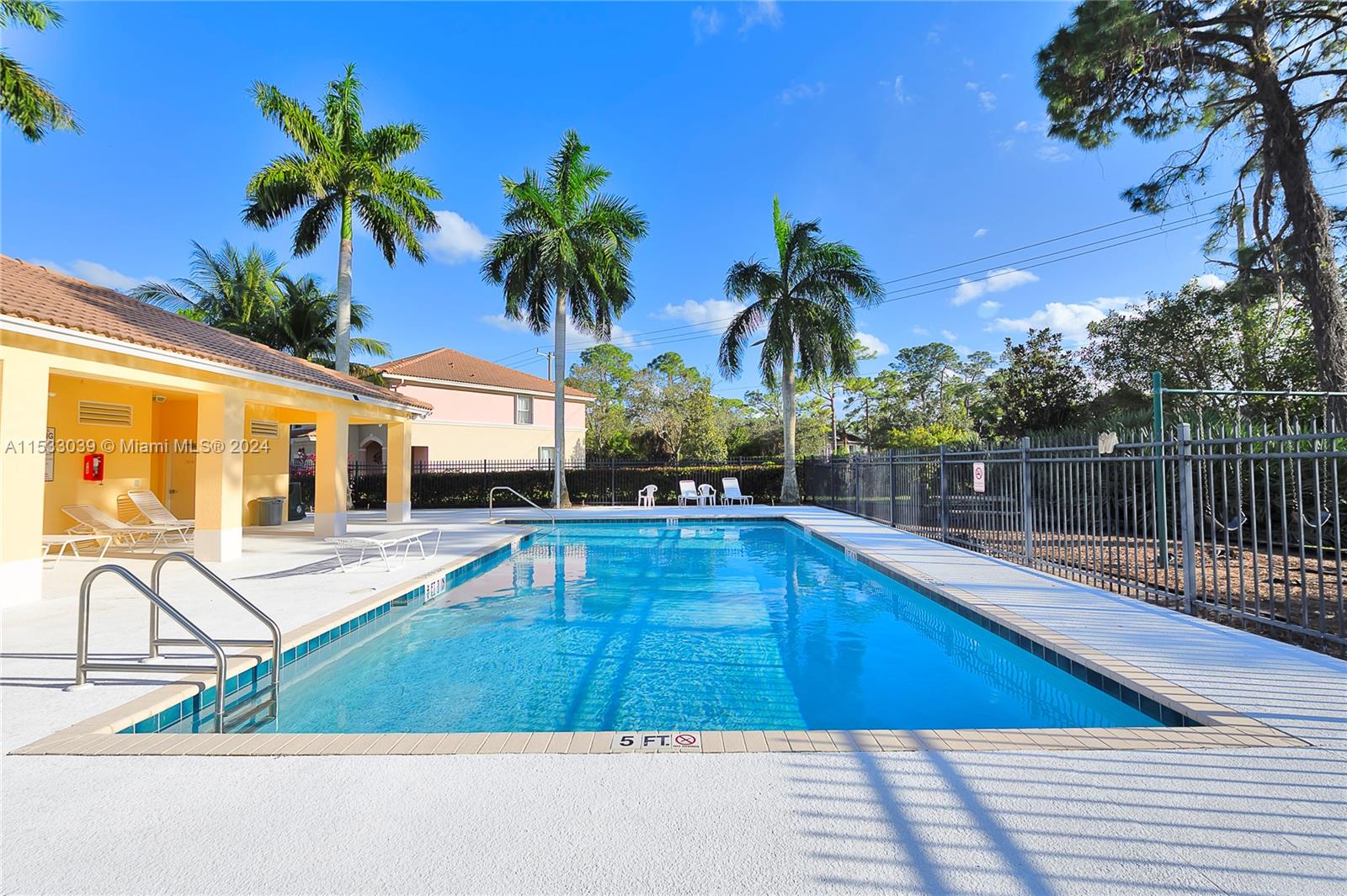 1204 Seminole Palms Dr # 1204