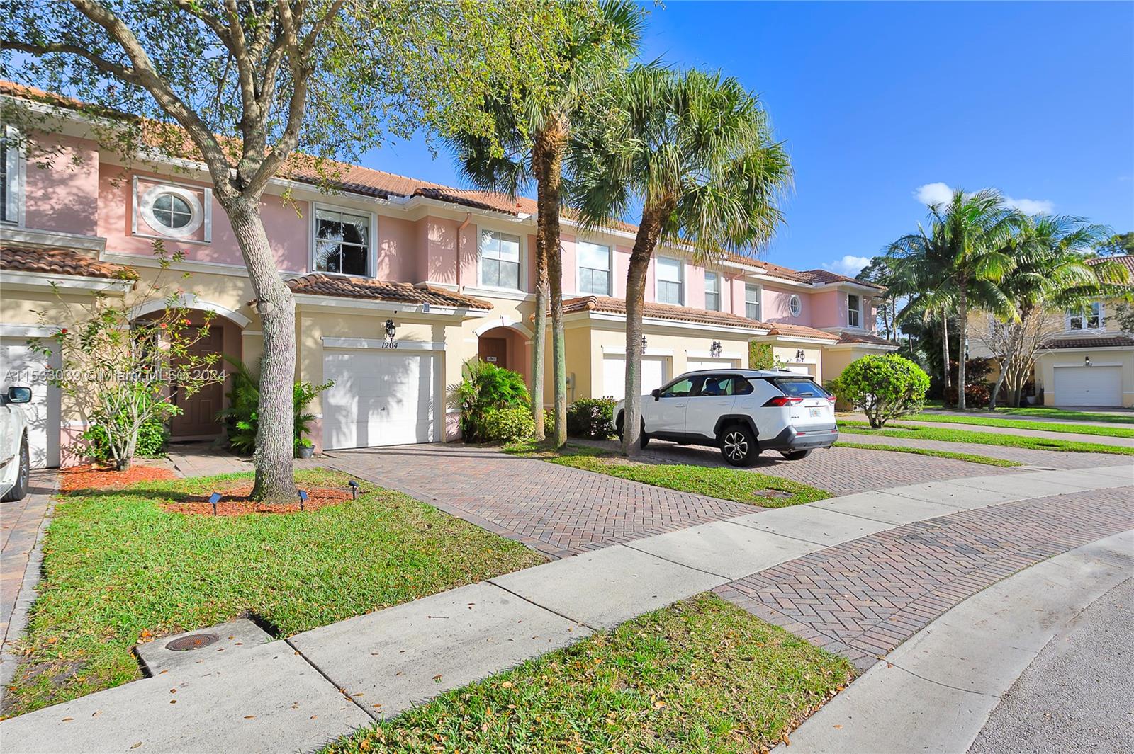 1204 Seminole Palms Dr # 1204