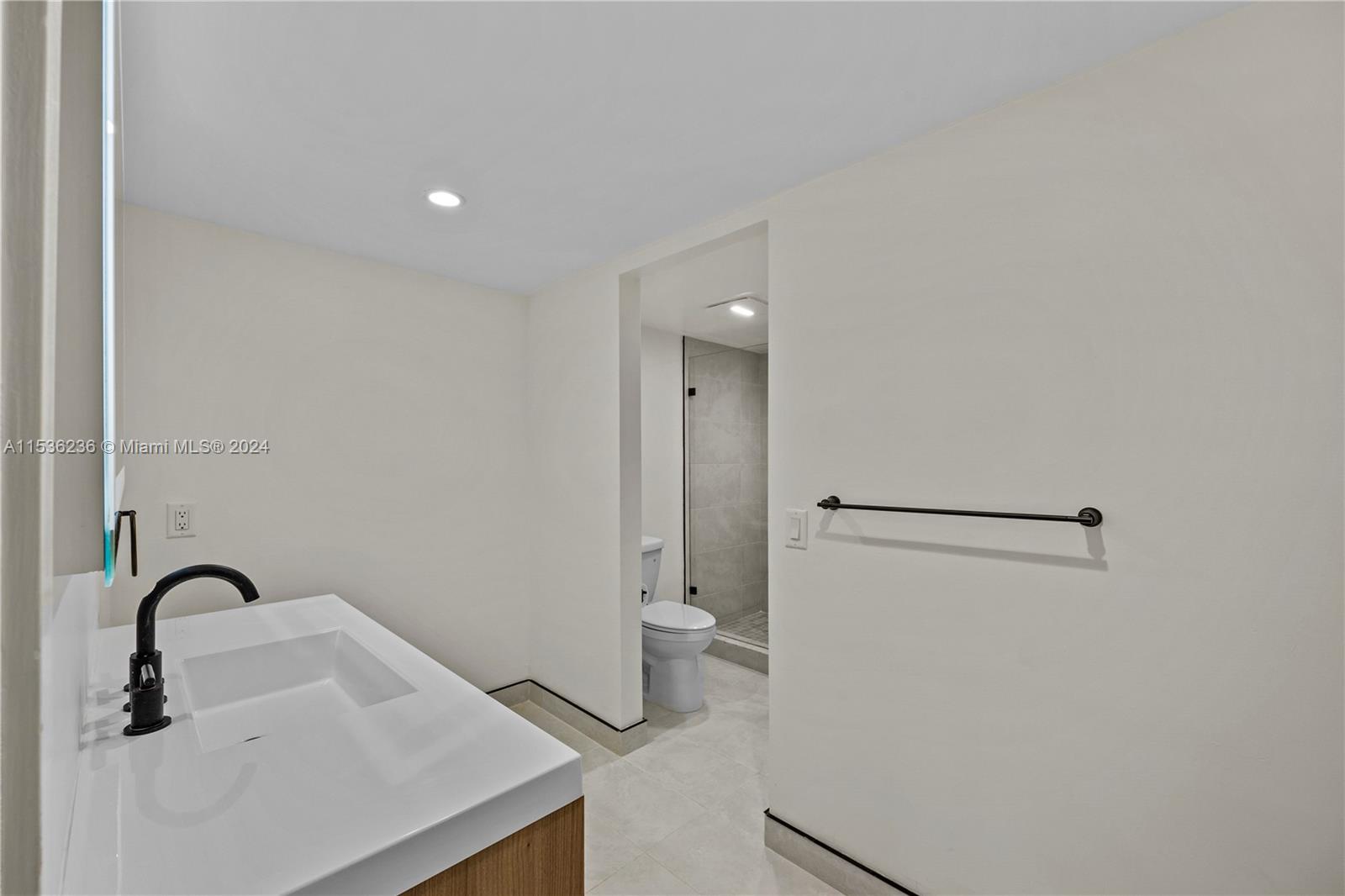 4602 Martinique Way # D2