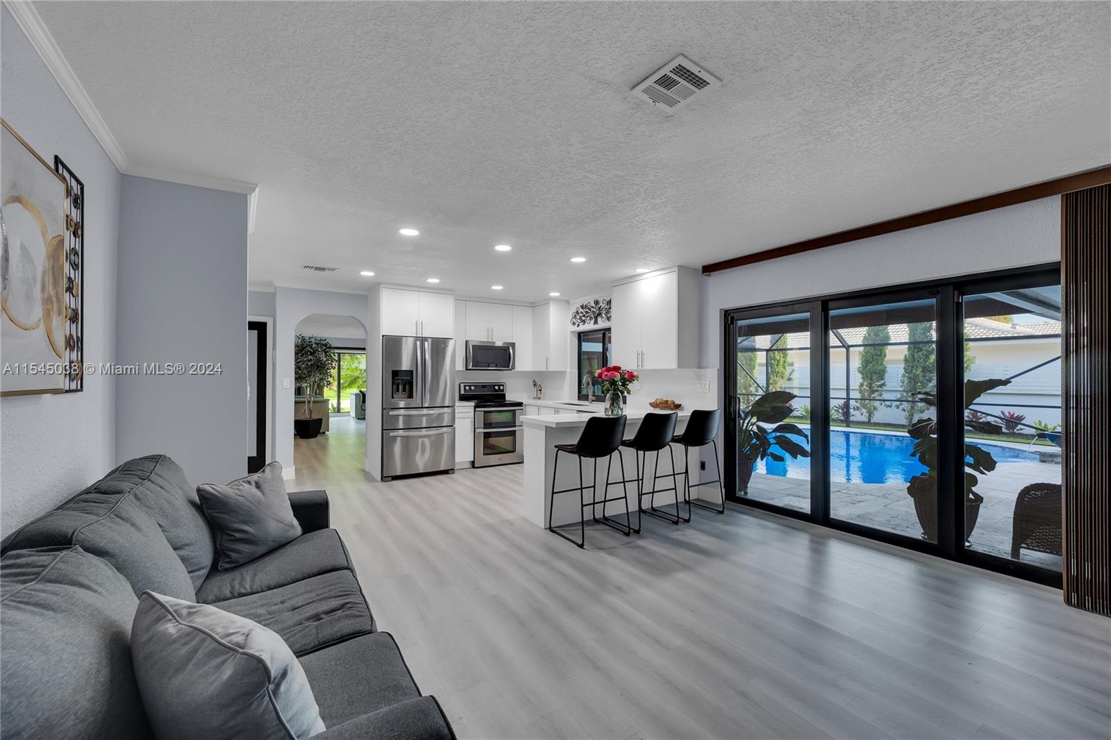 261 El Dorado Pkwy
