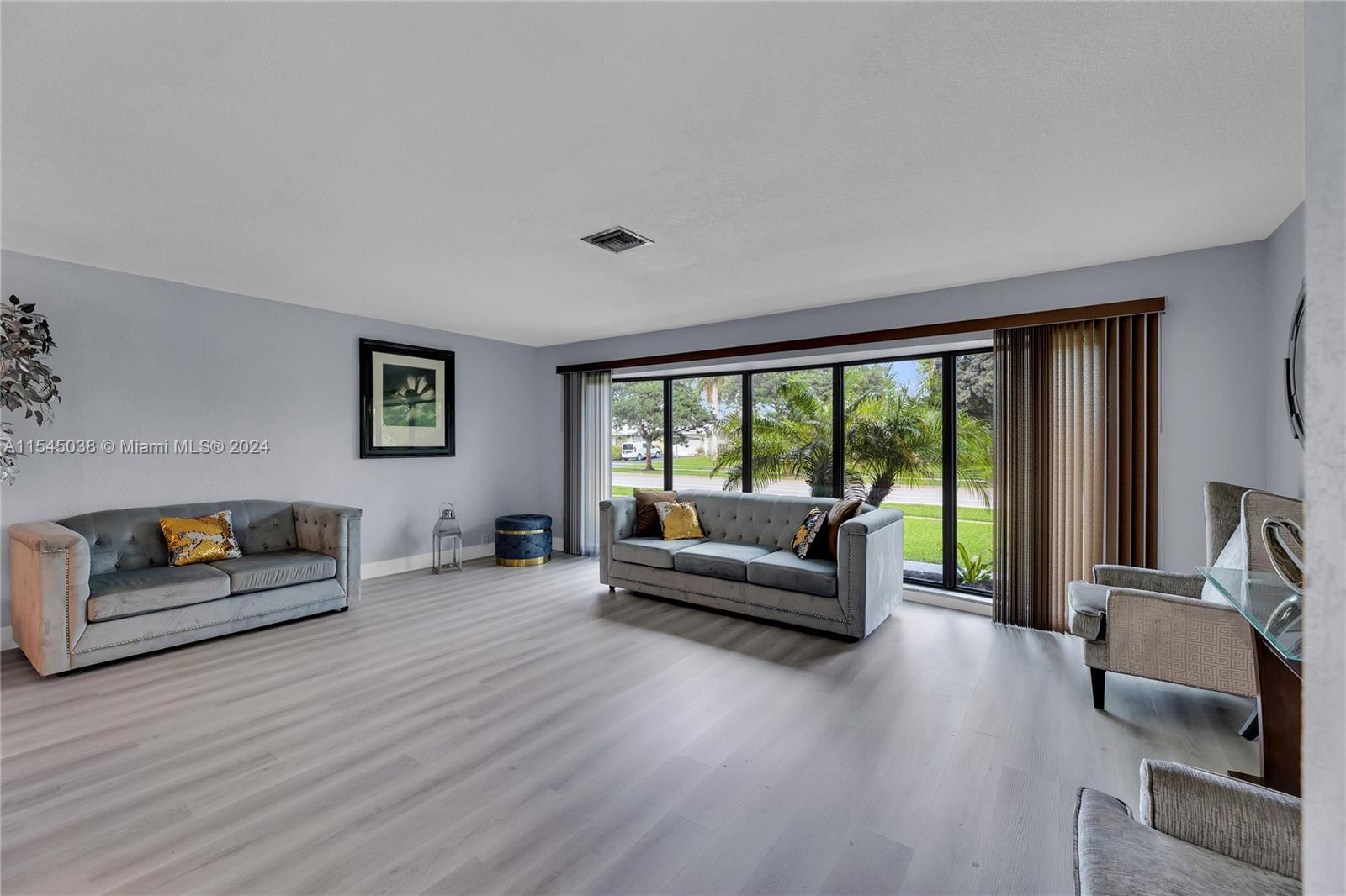 261 El Dorado Pkwy