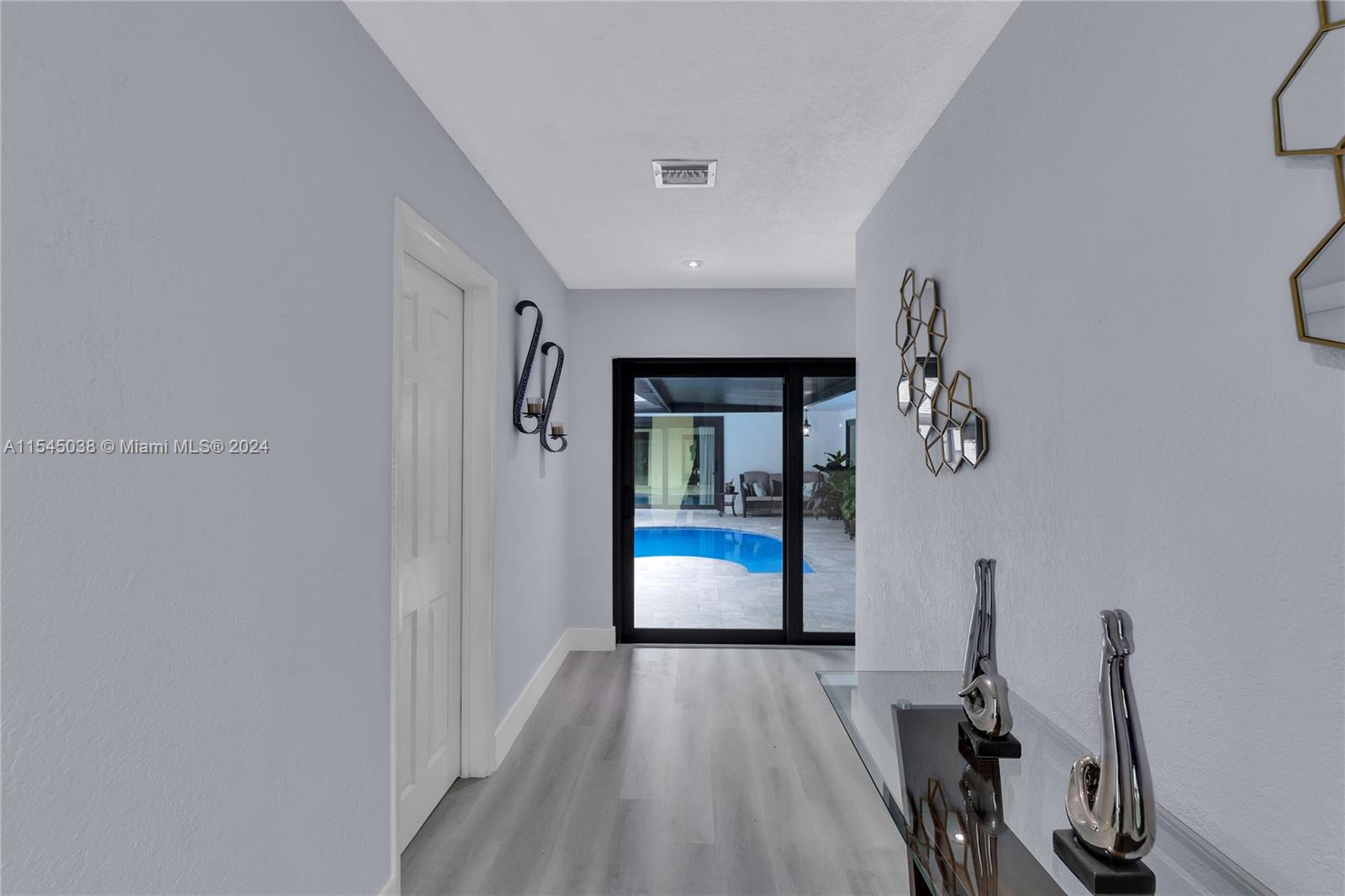 261 El Dorado Pkwy