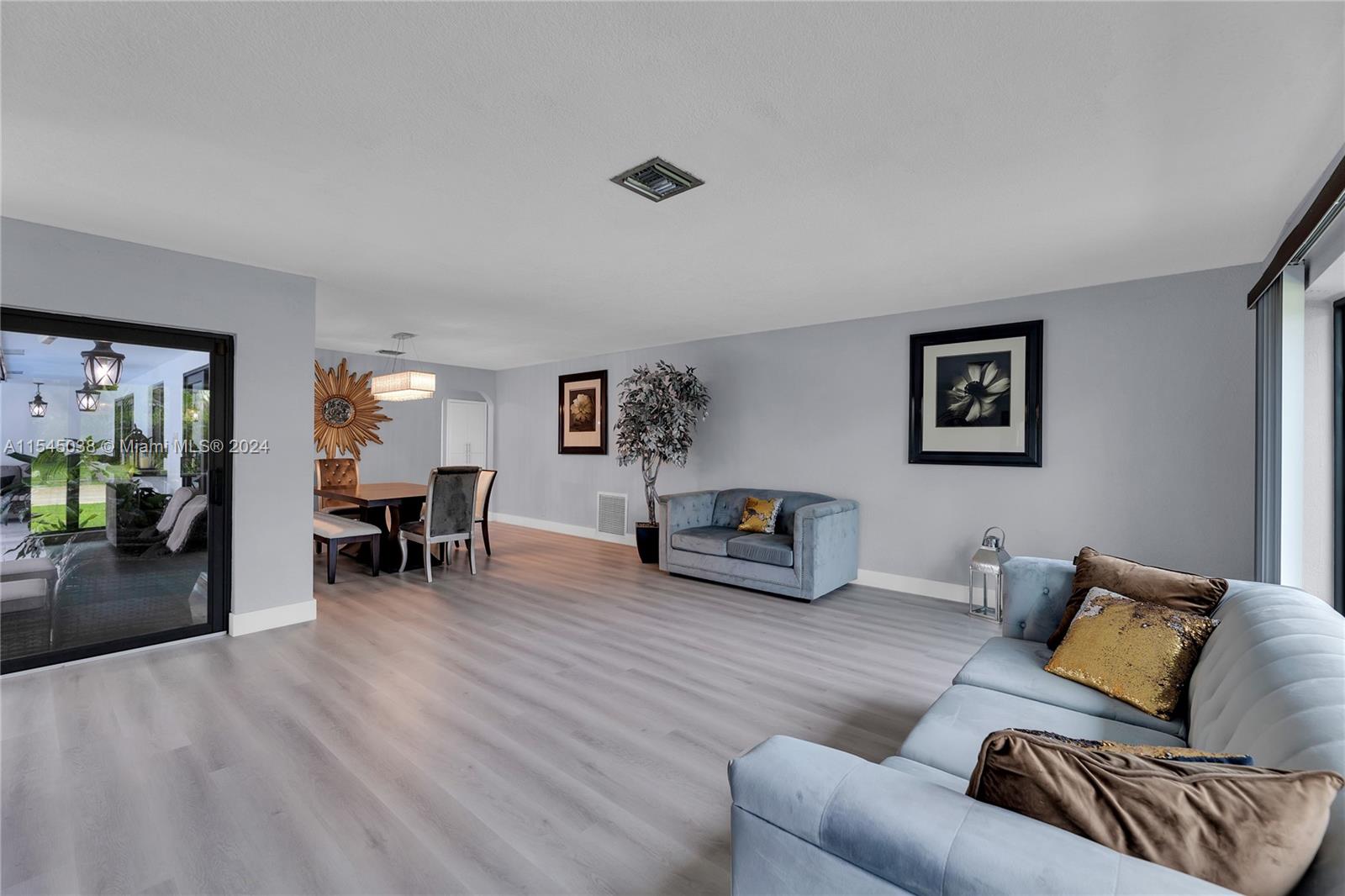 261 El Dorado Pkwy