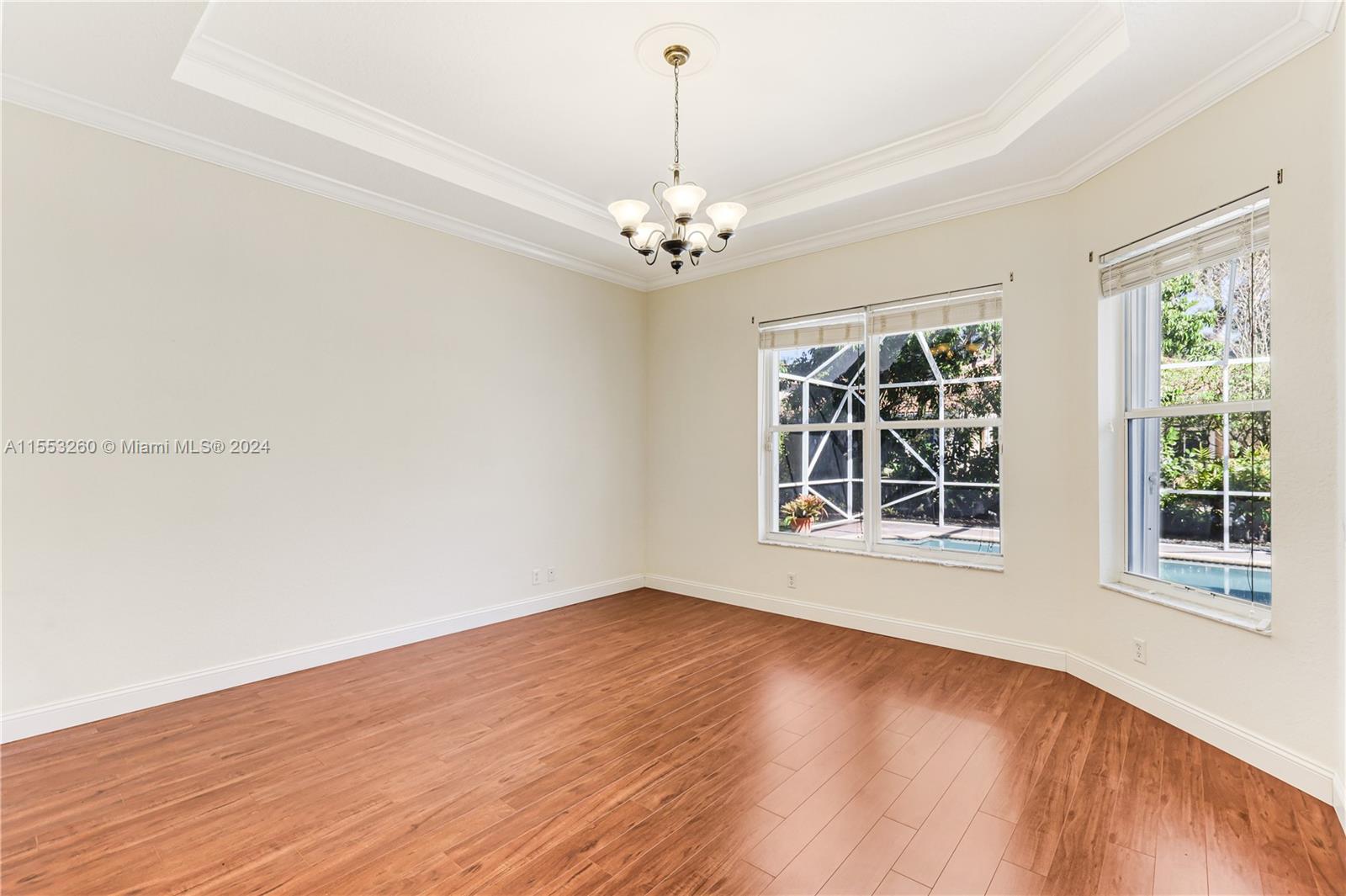 1935 Harbor View Cir