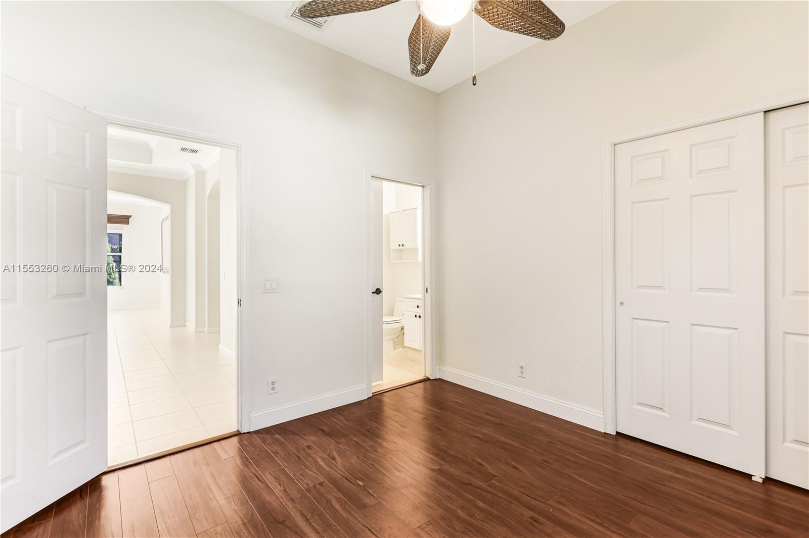 1935 Harbor View Cir