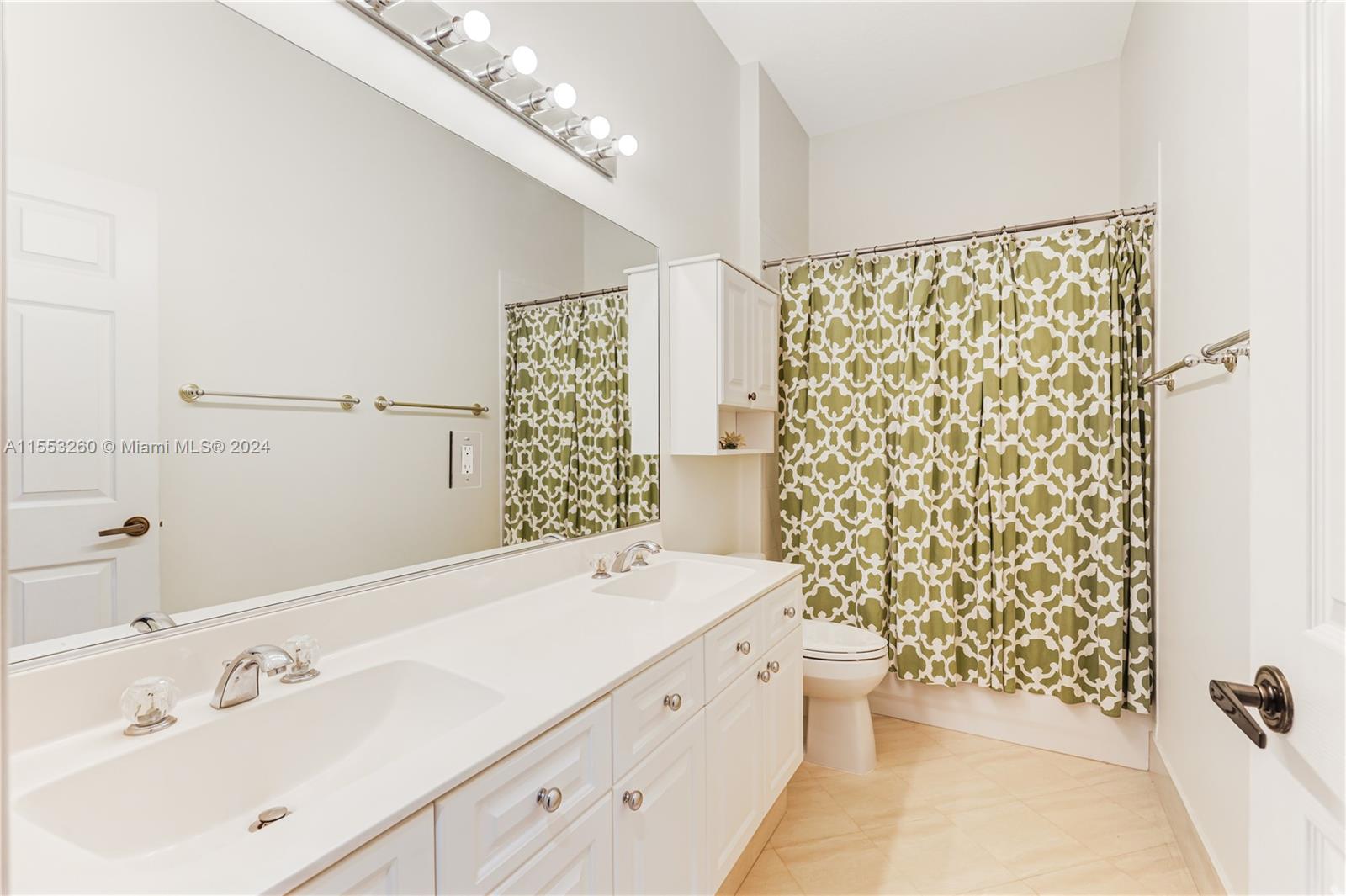 1935 Harbor View Cir