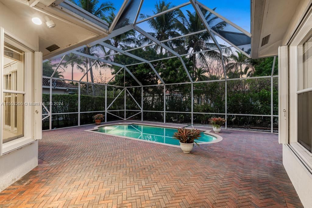 1935 Harbor View Cir