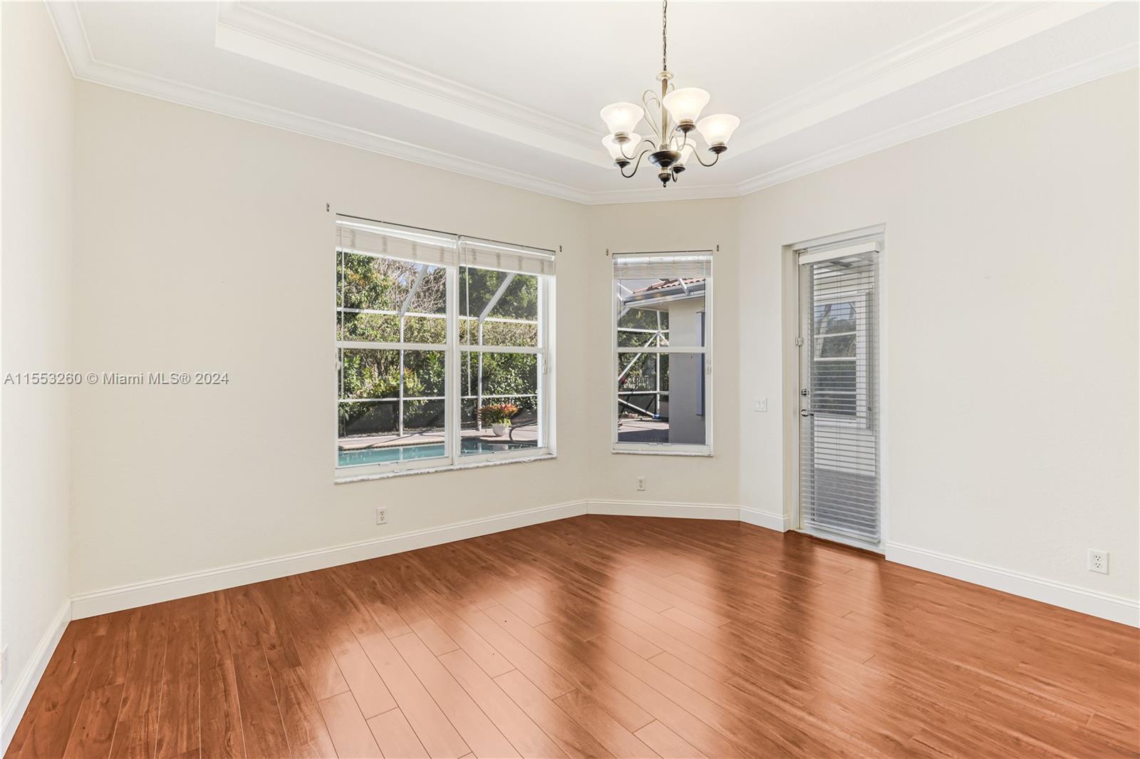 1935 Harbor View Cir
