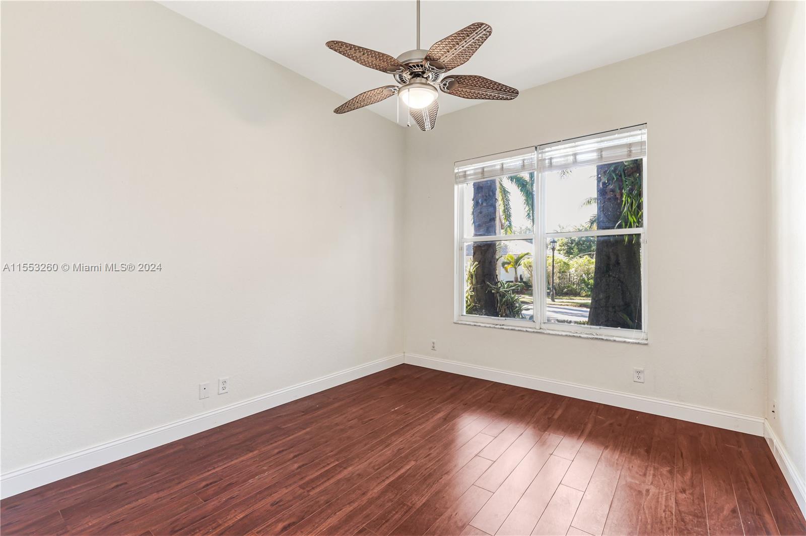 1935 Harbor View Cir