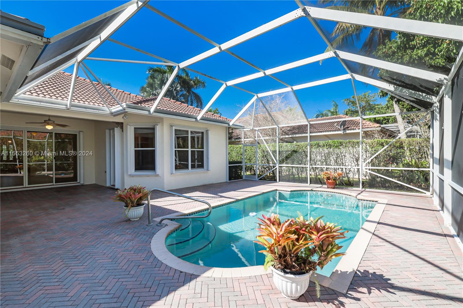 1935 Harbor View Cir