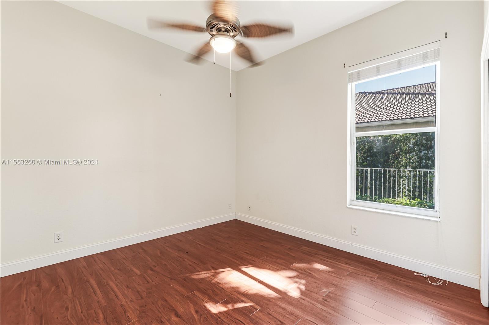 1935 Harbor View Cir