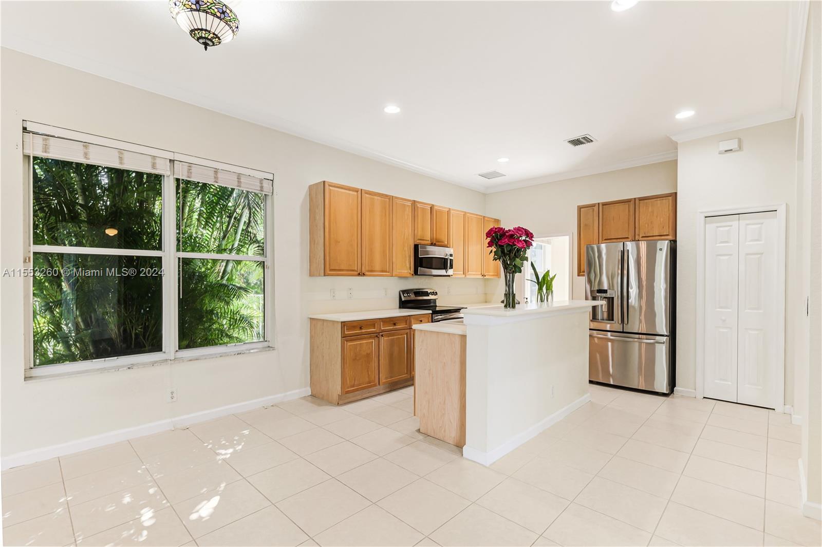 1935 Harbor View Cir