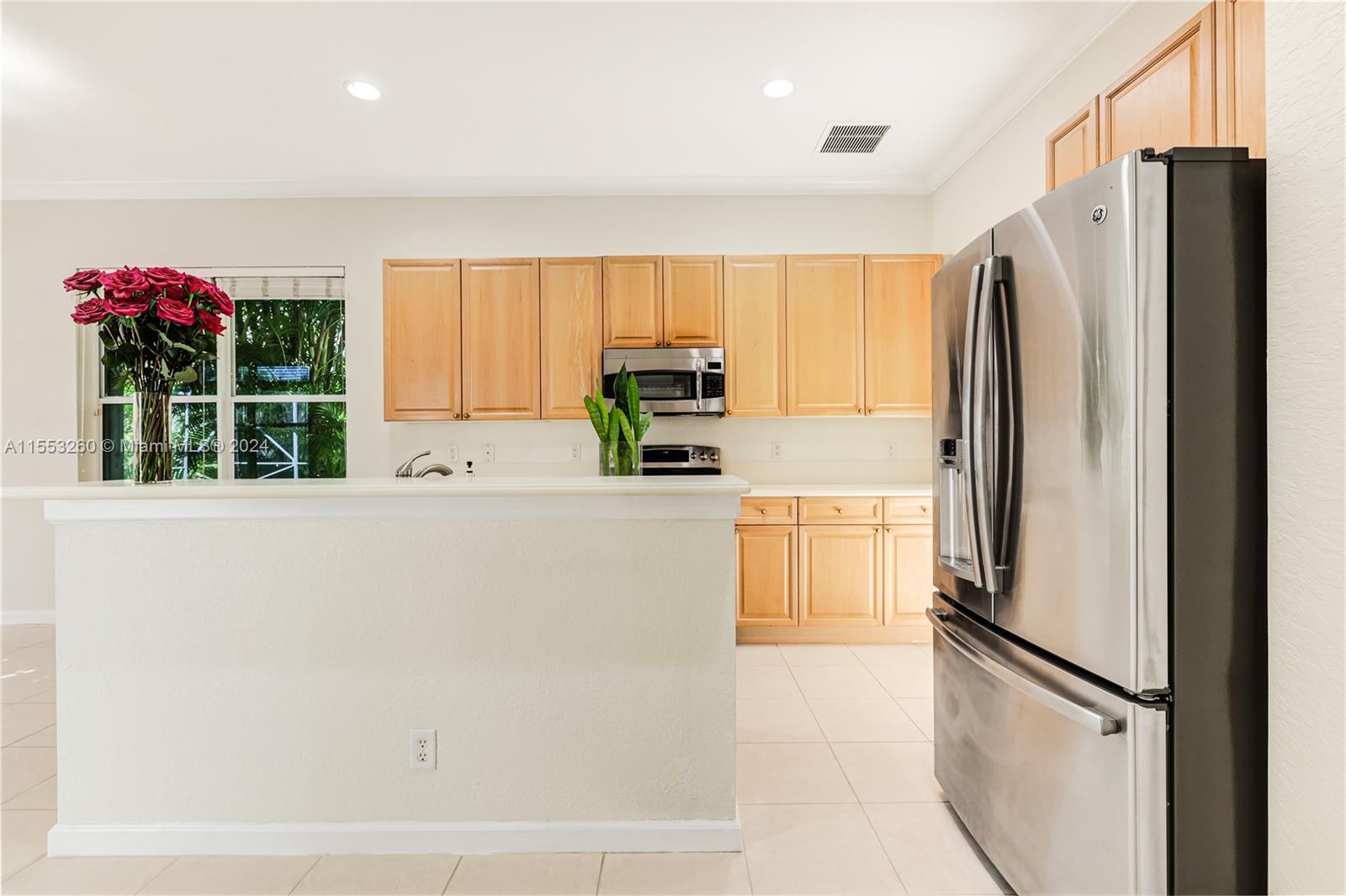 1935 Harbor View Cir