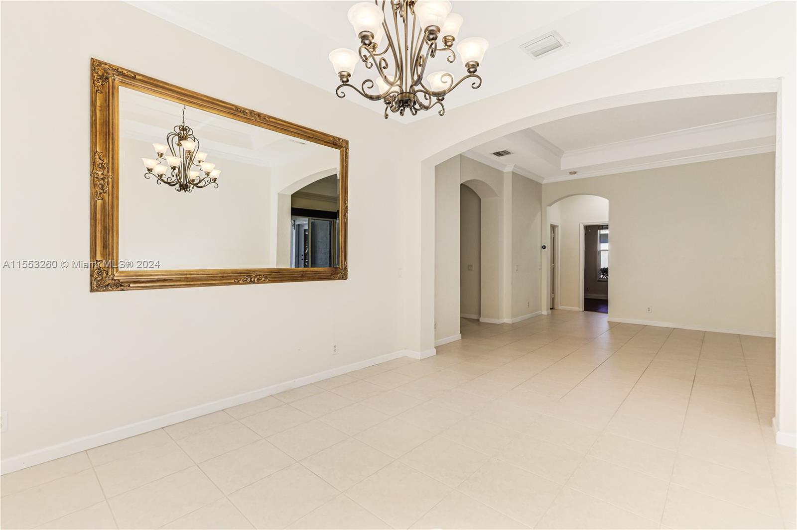 1935 Harbor View Cir