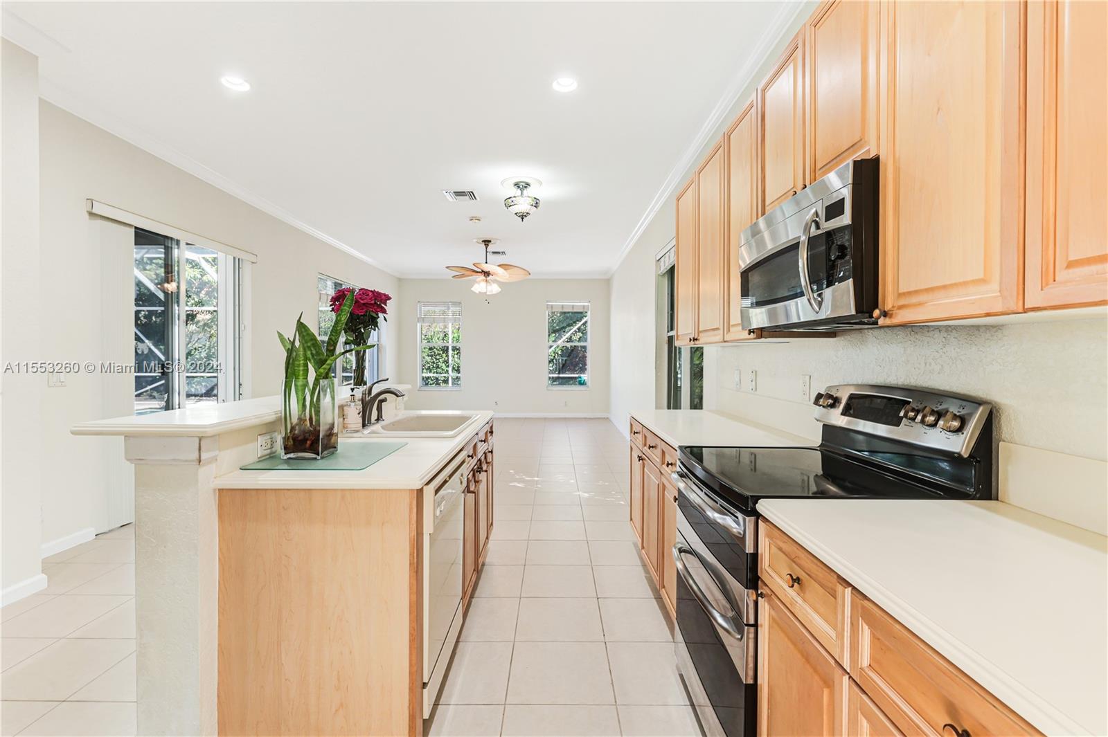 1935 Harbor View Cir