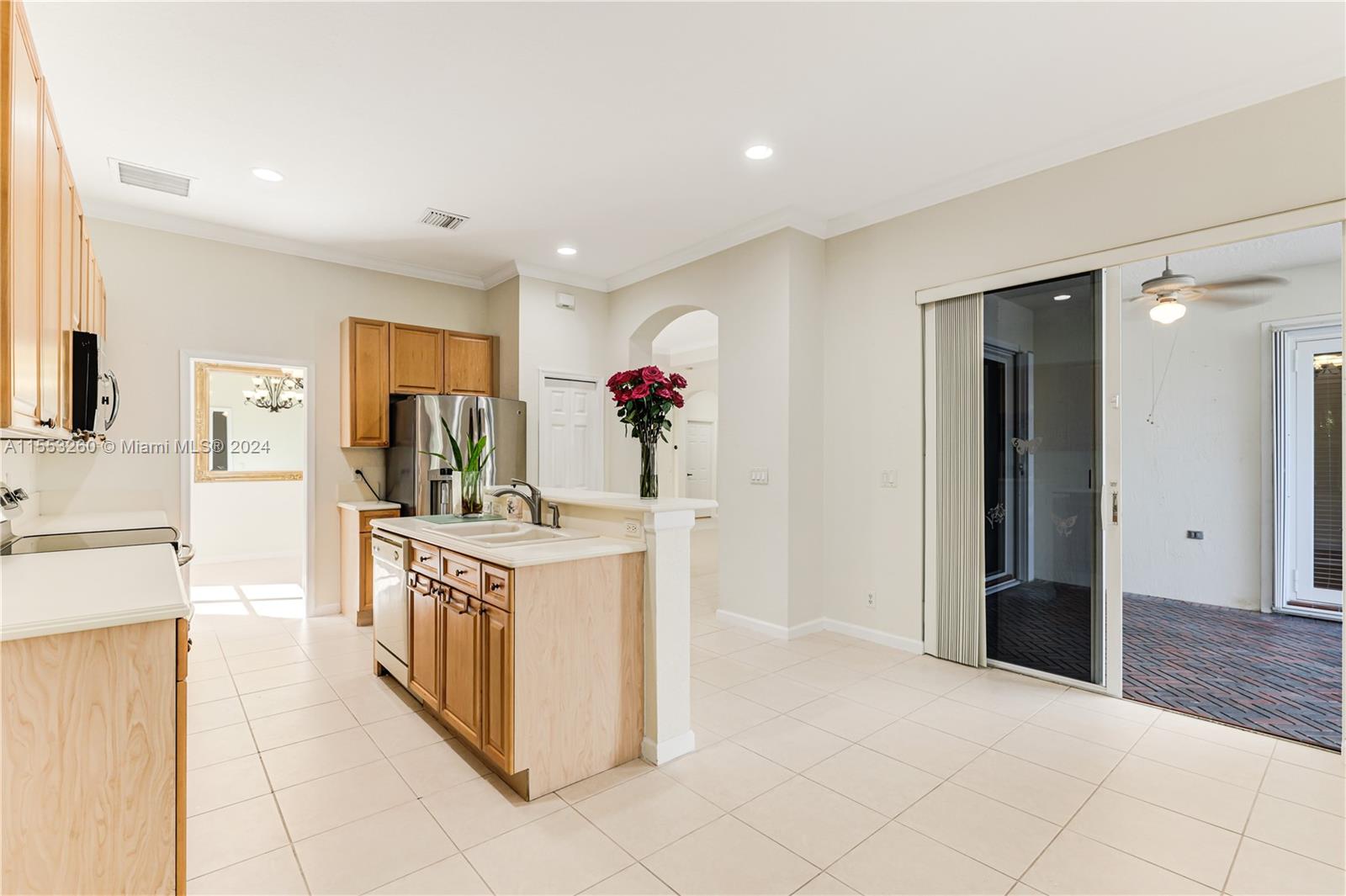 1935 Harbor View Cir