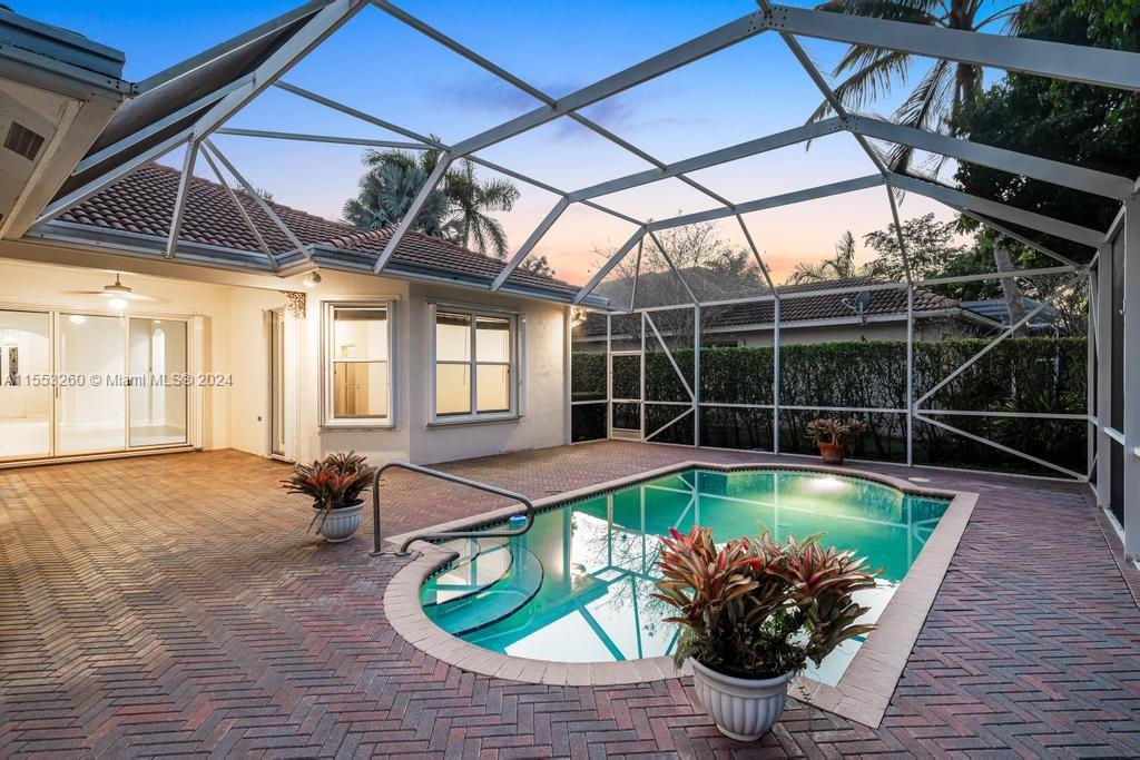 1935 Harbor View Cir