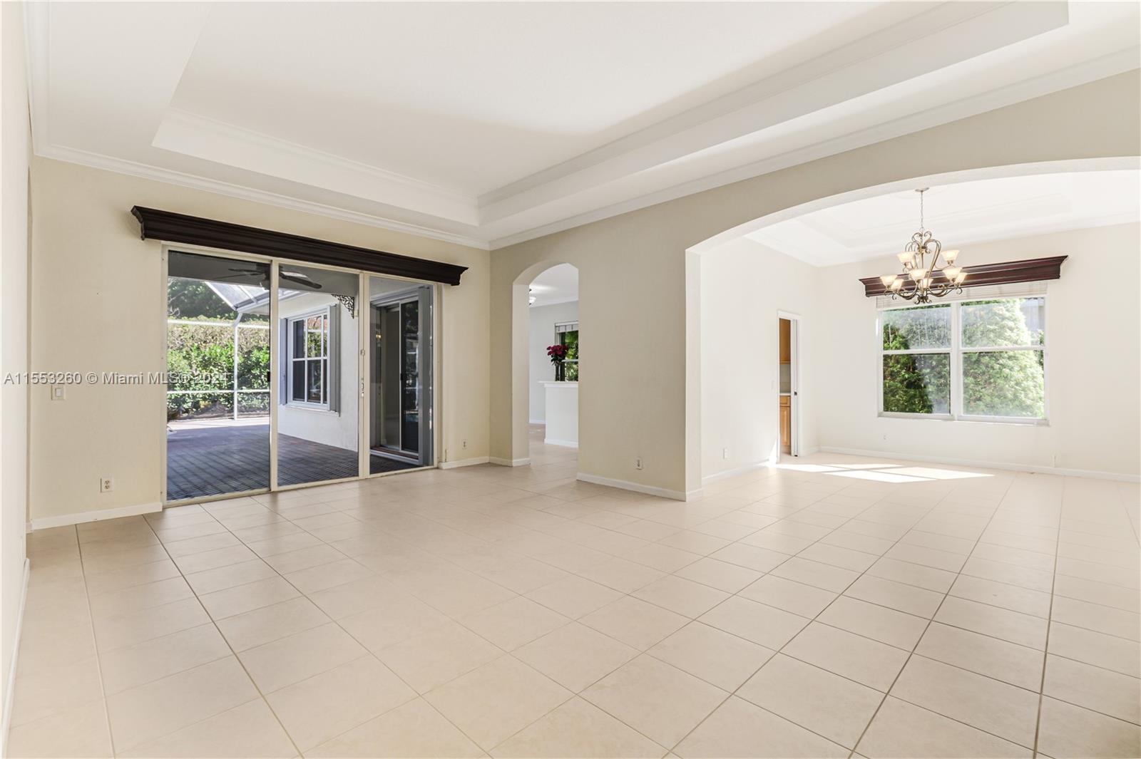 1935 Harbor View Cir