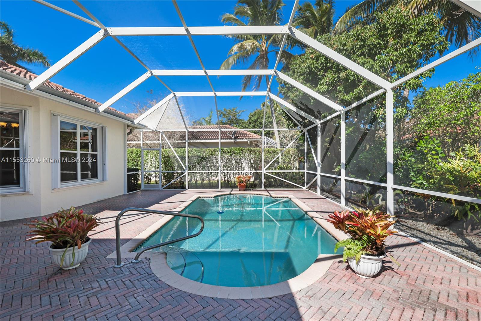 1935 Harbor View Cir