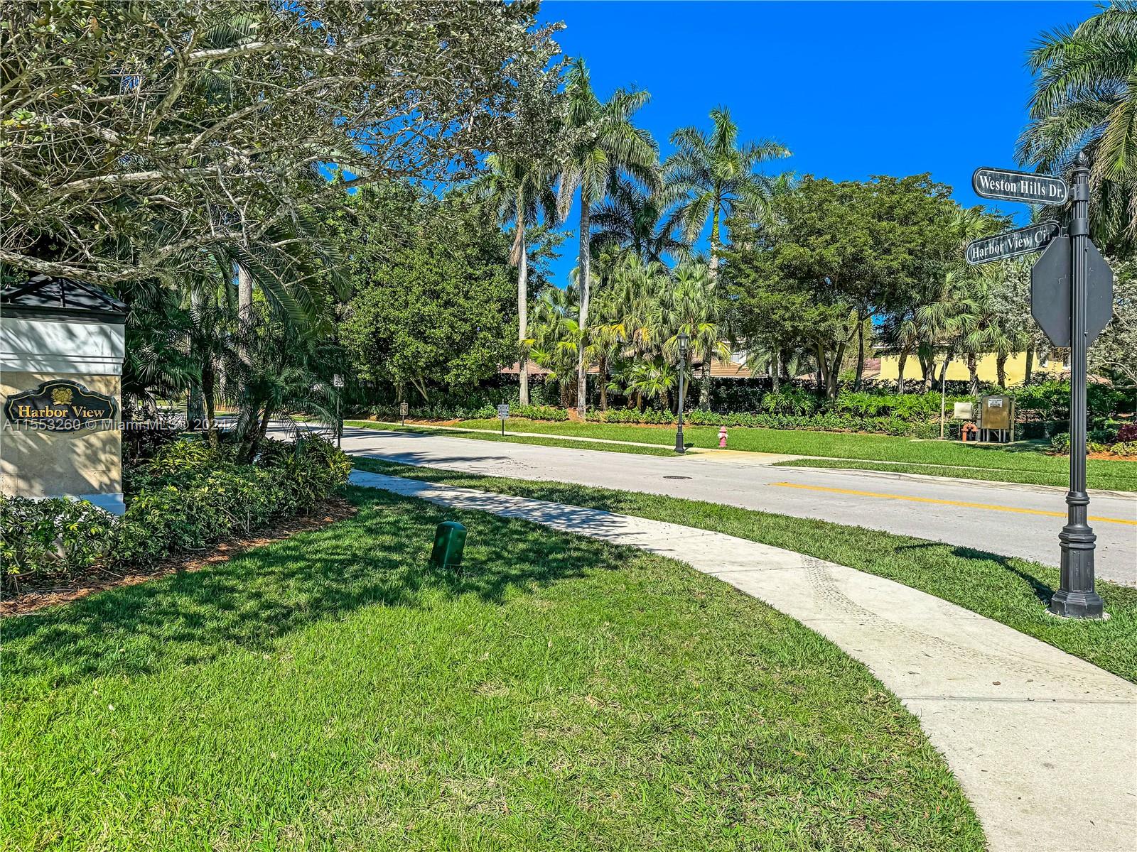 1935 Harbor View Cir