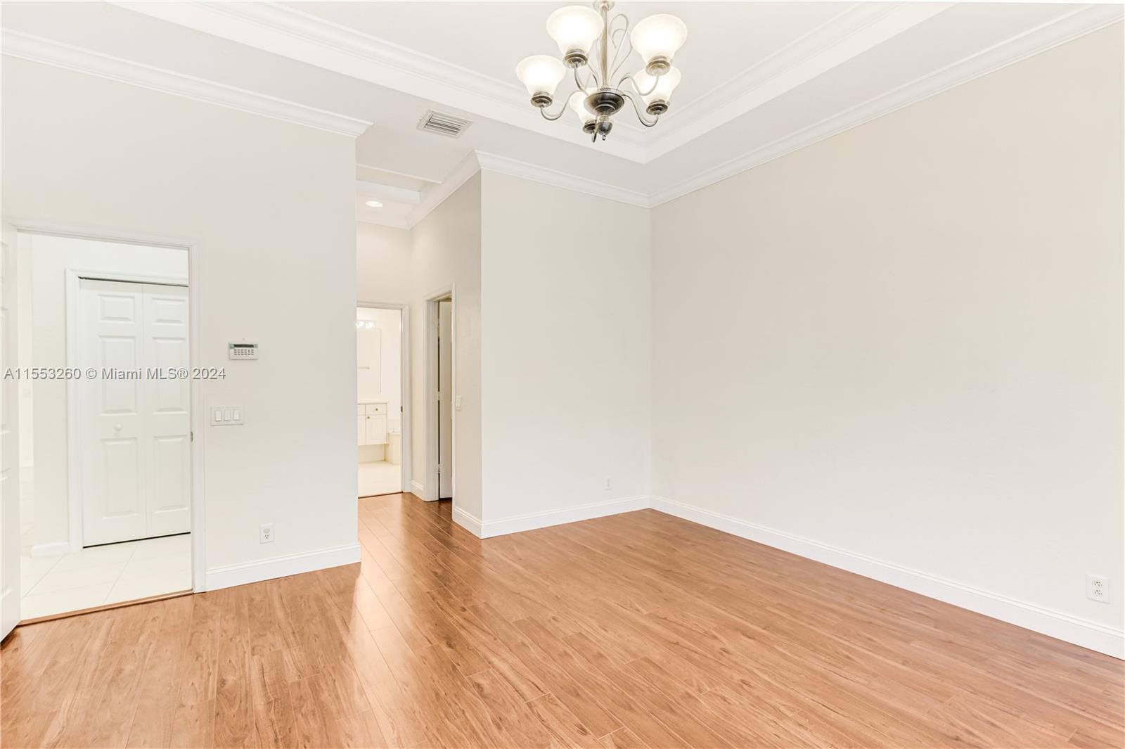 1935 Harbor View Cir