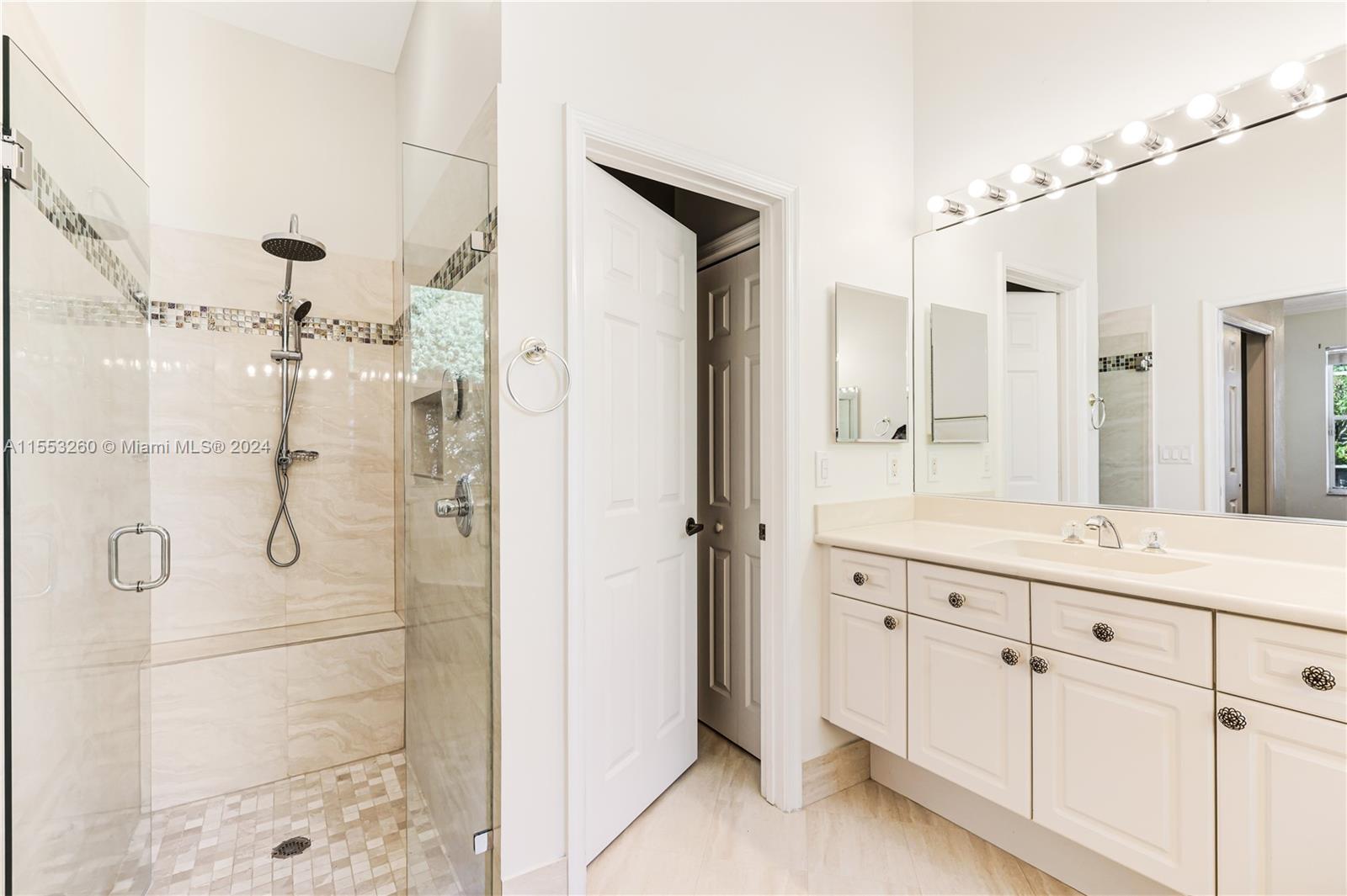 1935 Harbor View Cir