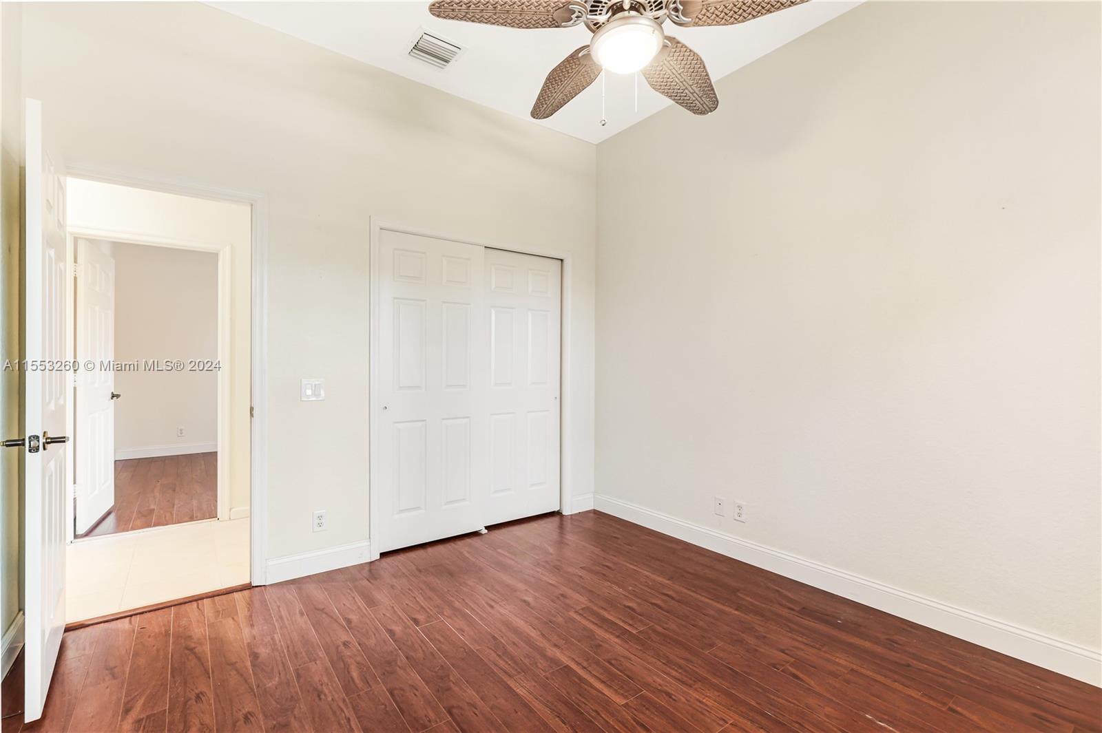 1935 Harbor View Cir