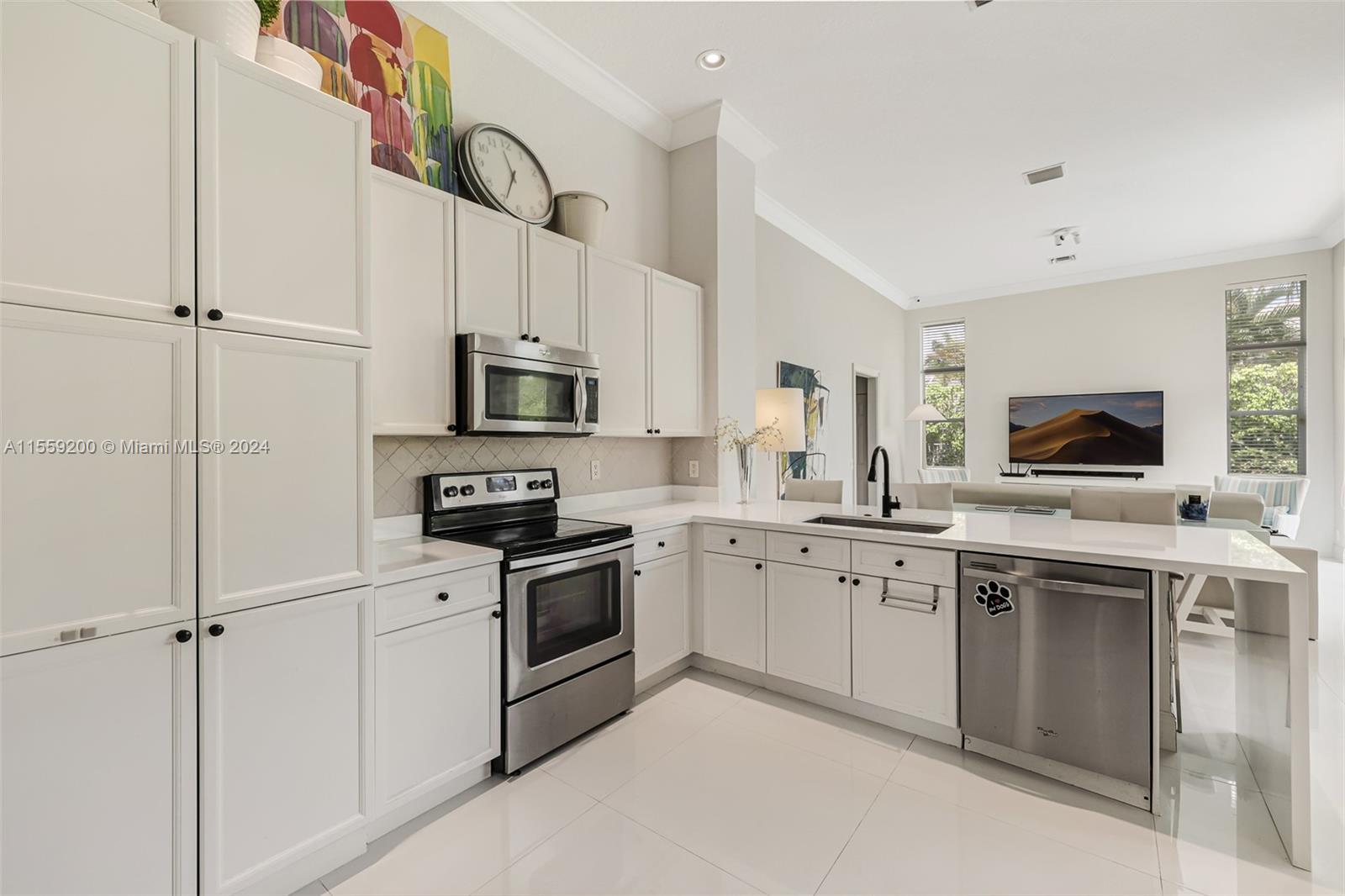1611 Victoria Pointe Ln