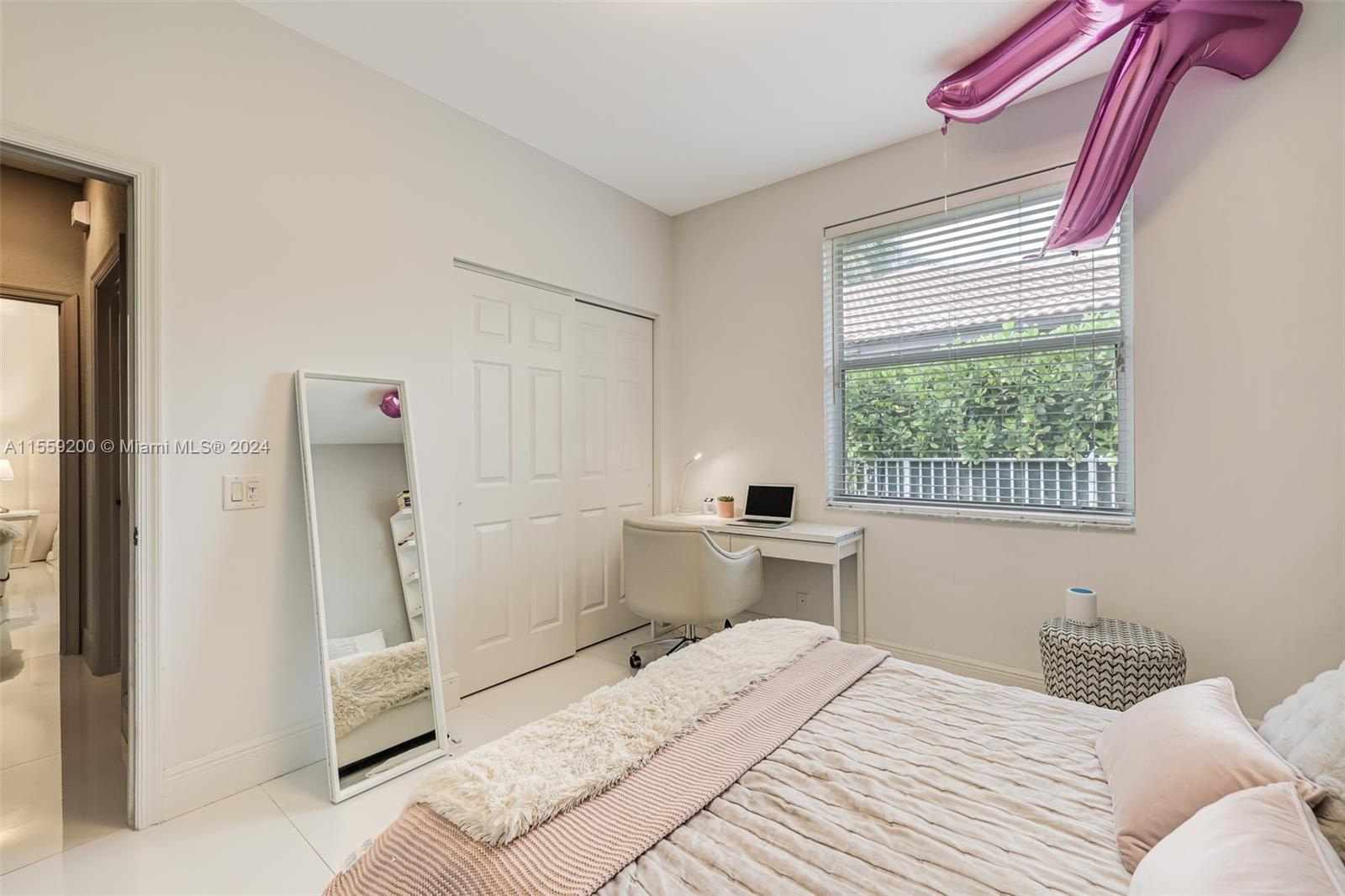 1611 Victoria Pointe Ln