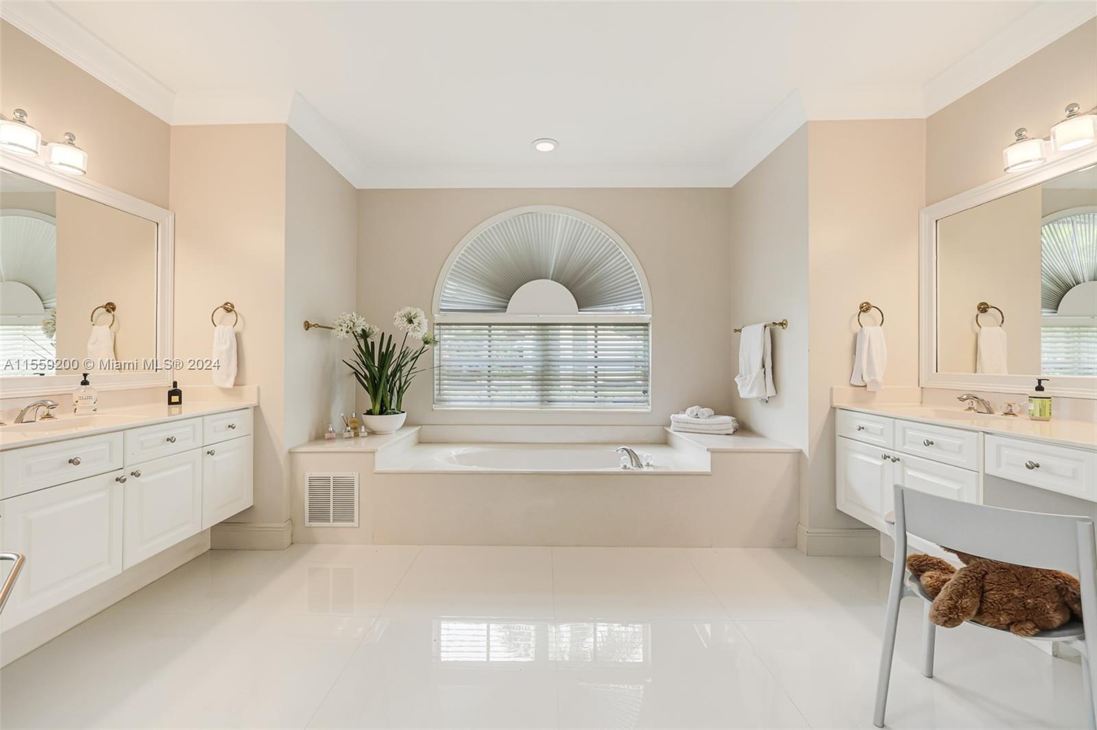1611 Victoria Pointe Ln