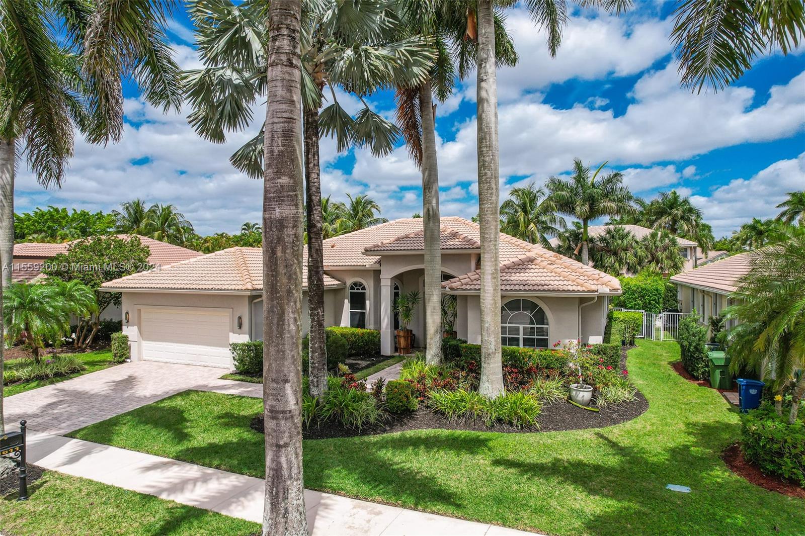 1611 Victoria Pointe Ln