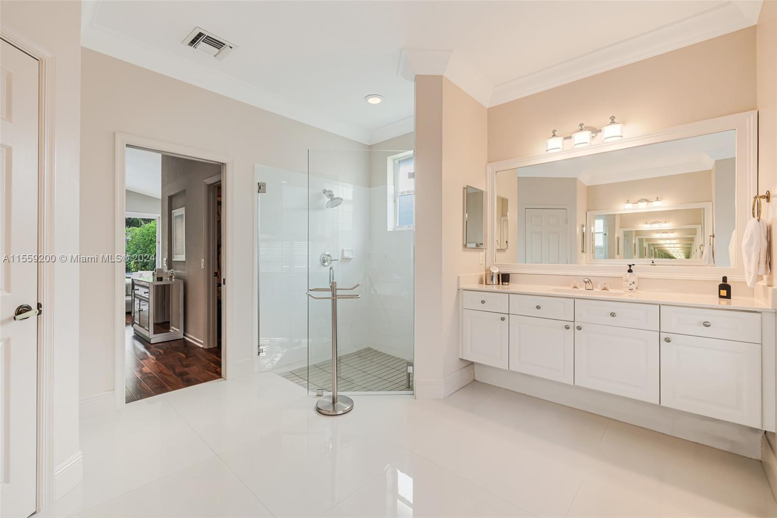 1611 Victoria Pointe Ln