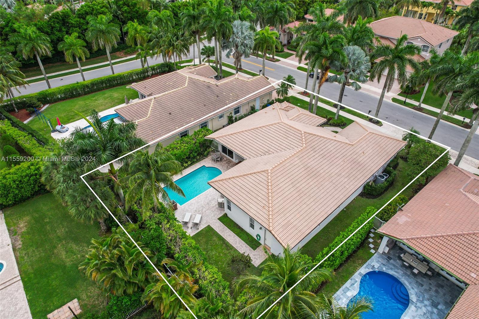 1611 Victoria Pointe Ln