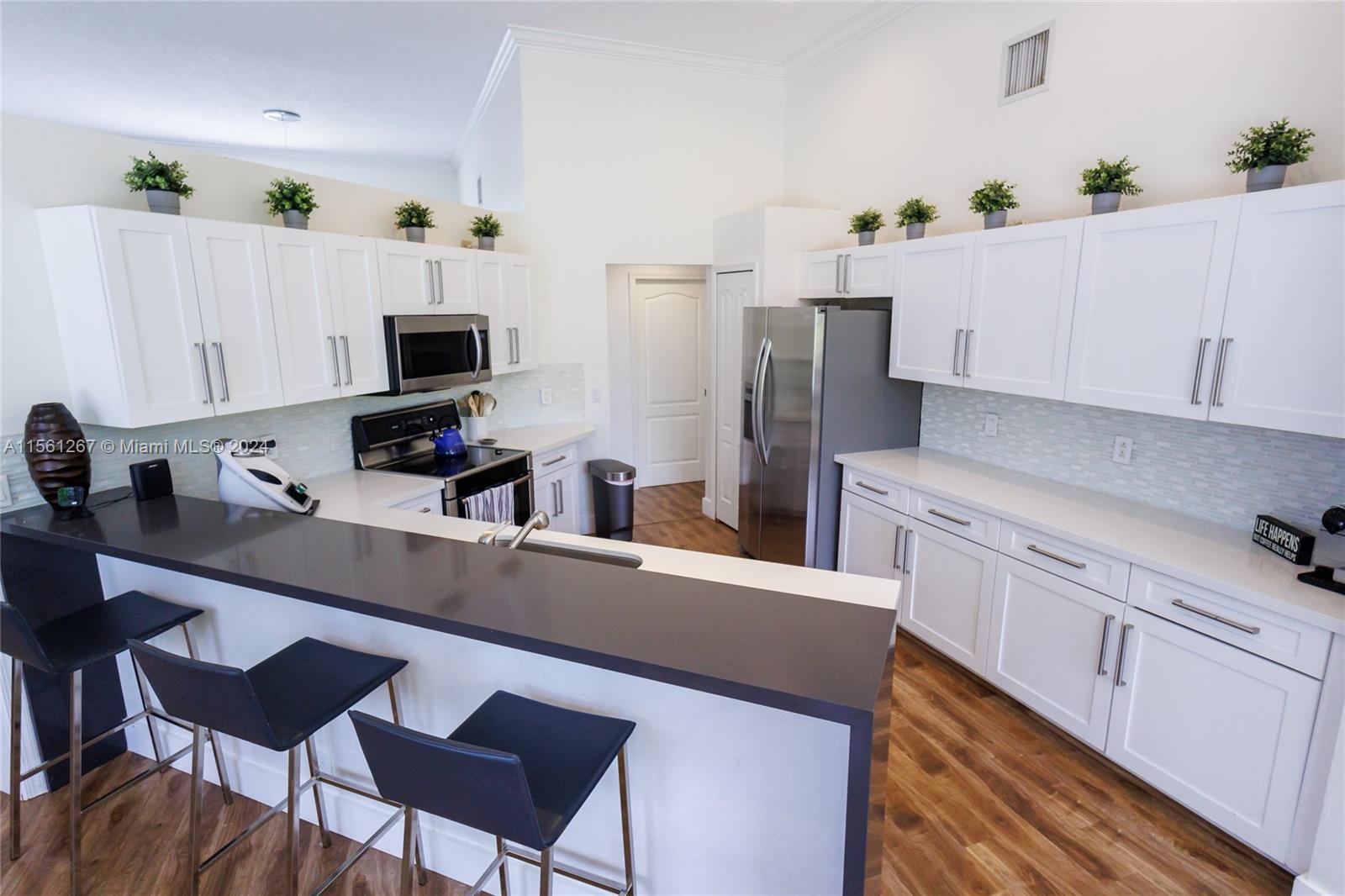 280 Landings Blvd