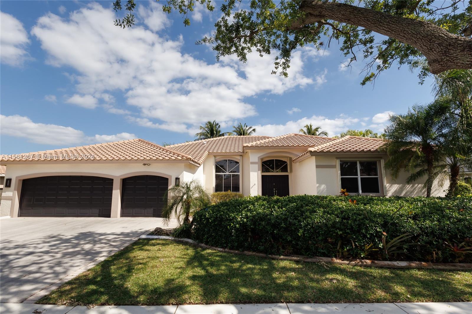 280 Landings Blvd