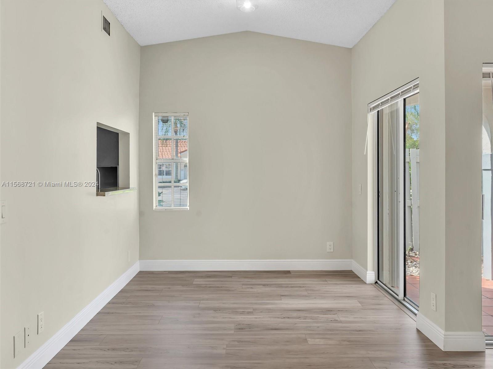 1436 Springside Dr
