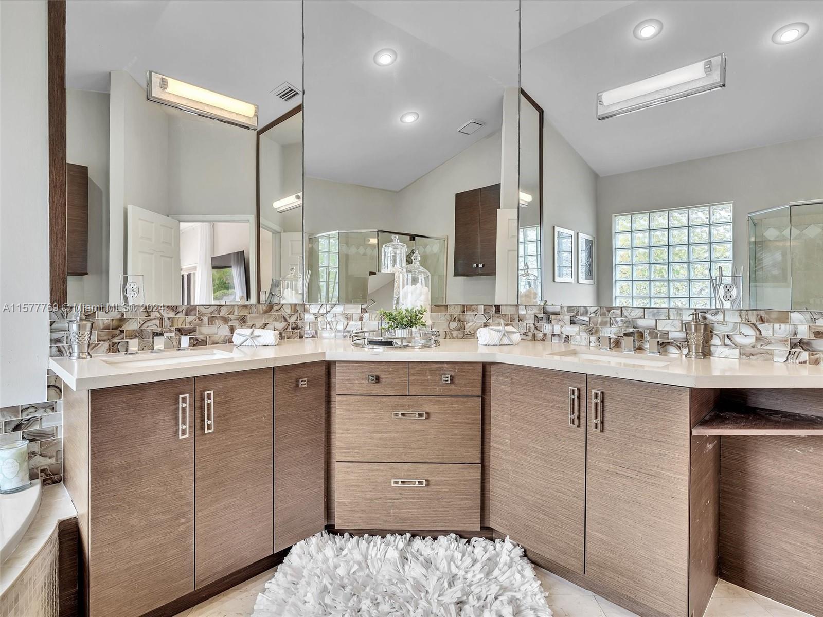1225 Jasmine Cir