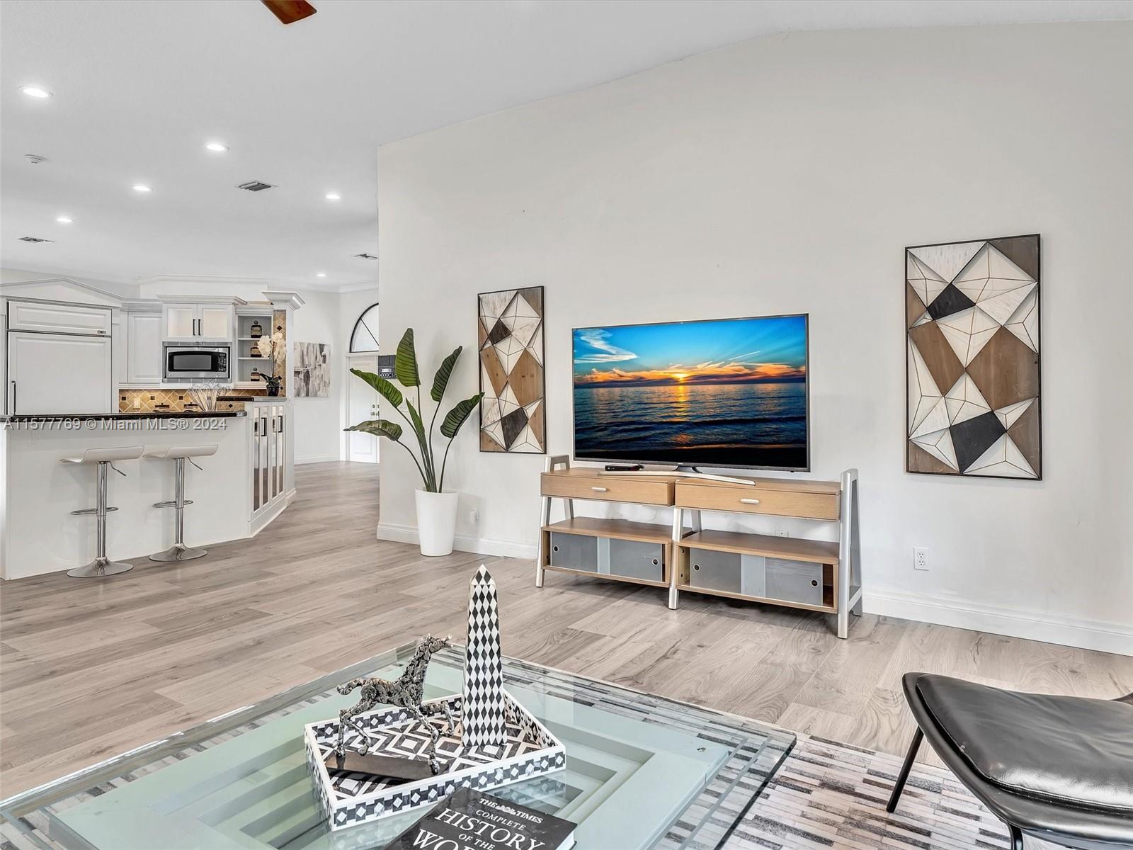 1225 Jasmine Cir