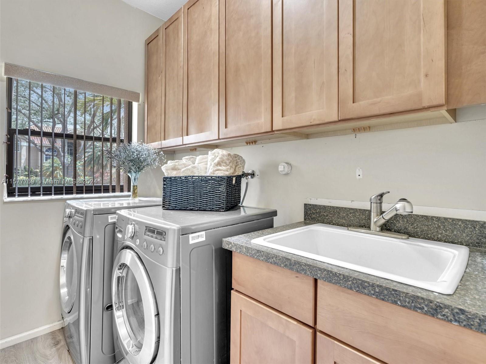 1225 Jasmine Cir