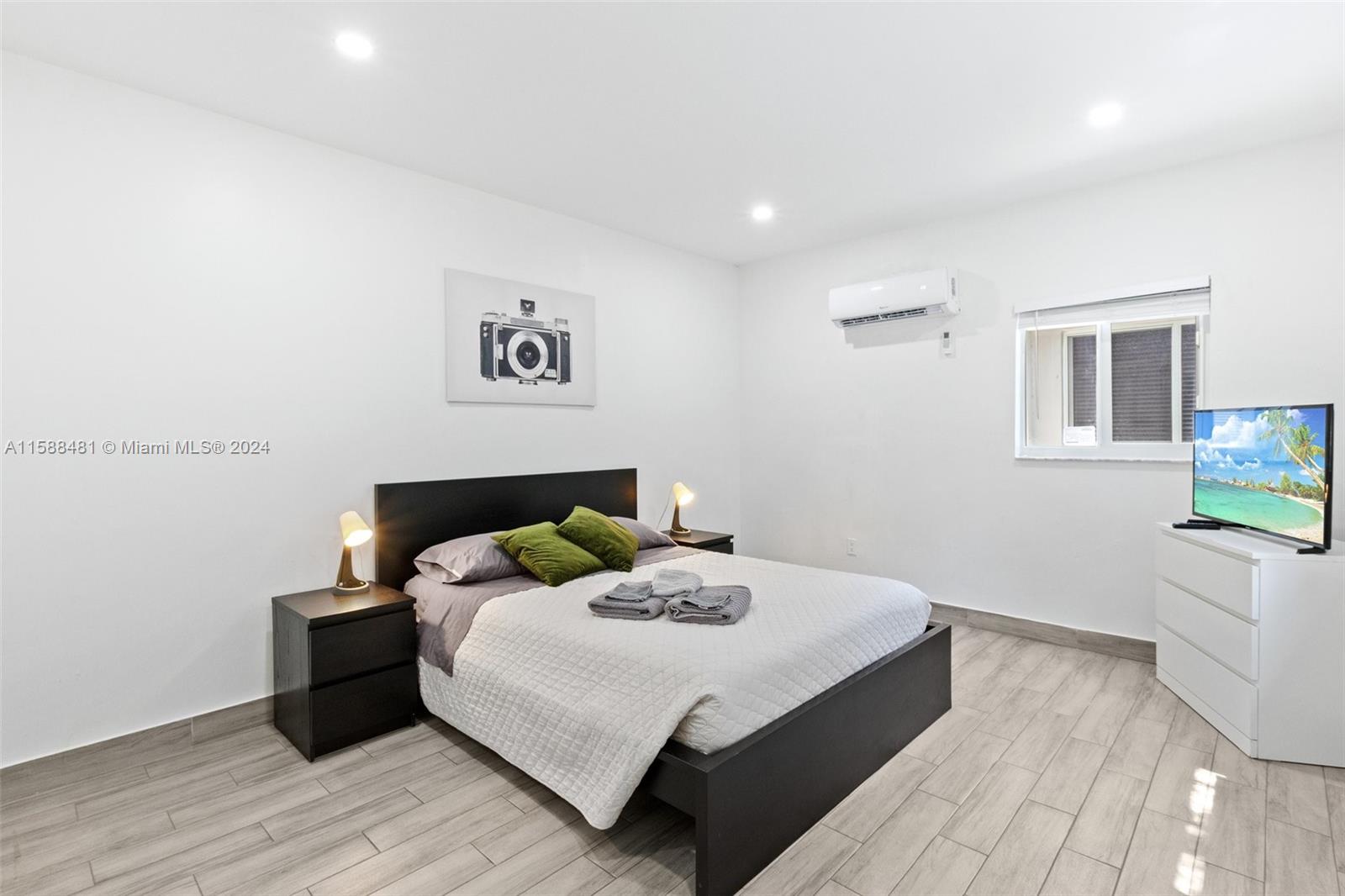 24 NW 50th St