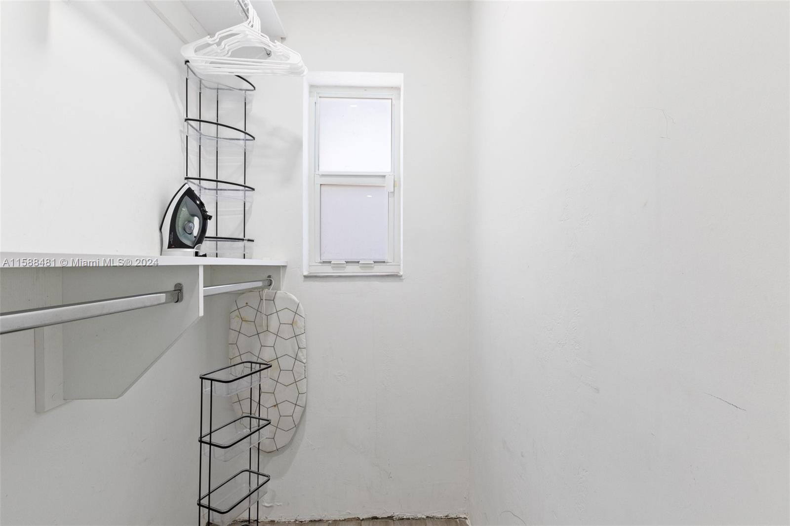 24 NW 50th St