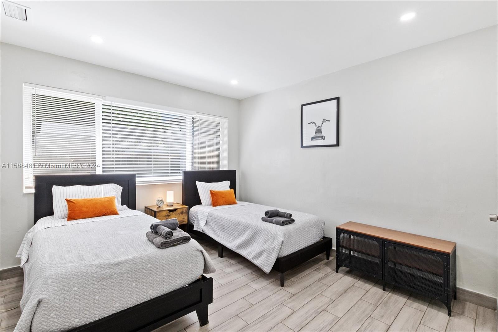 24 NW 50th St